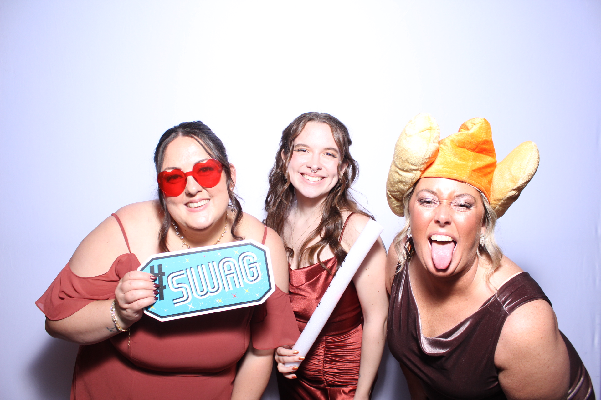 The Daugherty's | View more photos from the event at gallery.photoboothcincy.com/u/PhotoBoothCincy/The-Daughertys