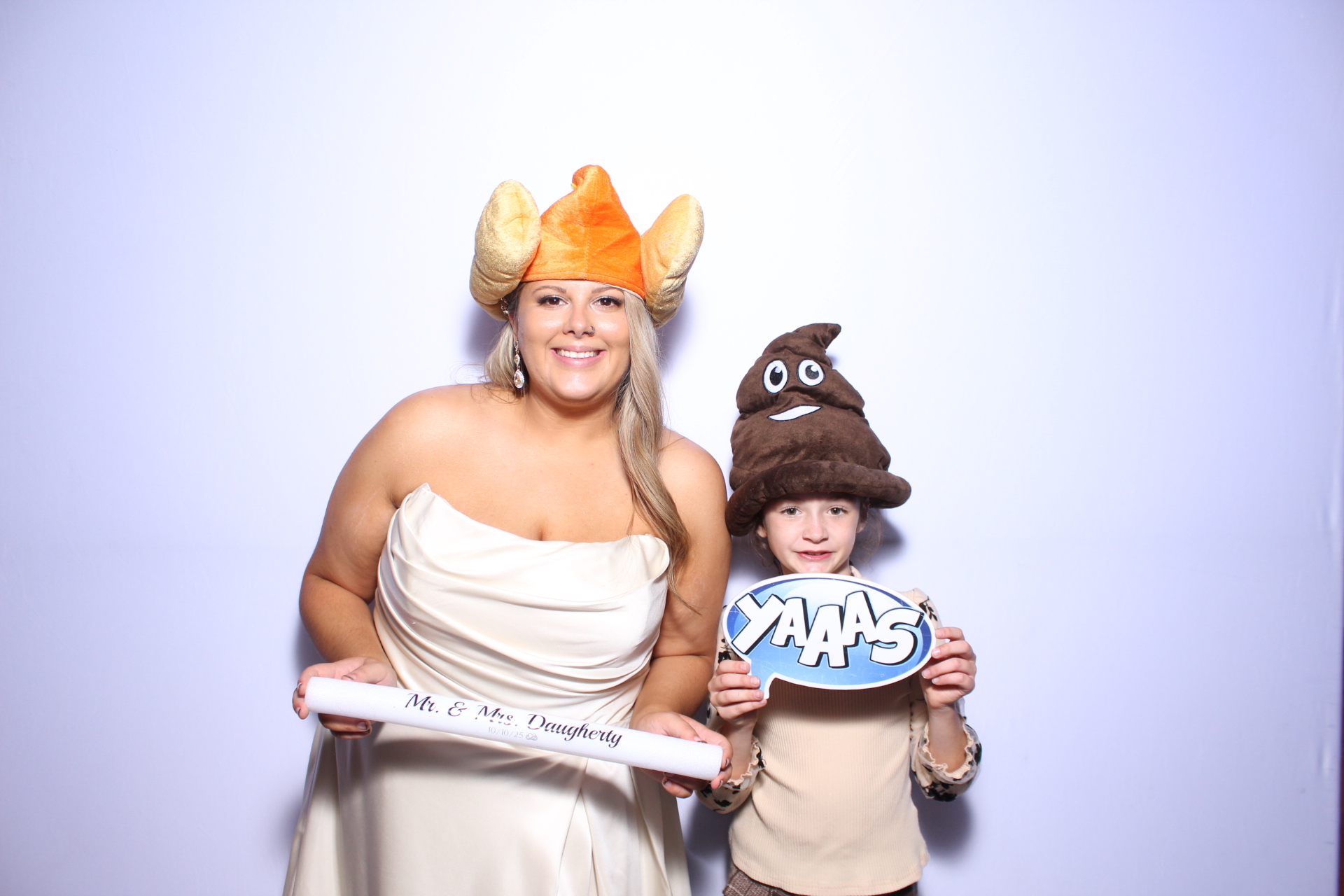 The Daugherty's | View more photos from the event at gallery.photoboothcincy.com/u/PhotoBoothCincy/The-Daughertys