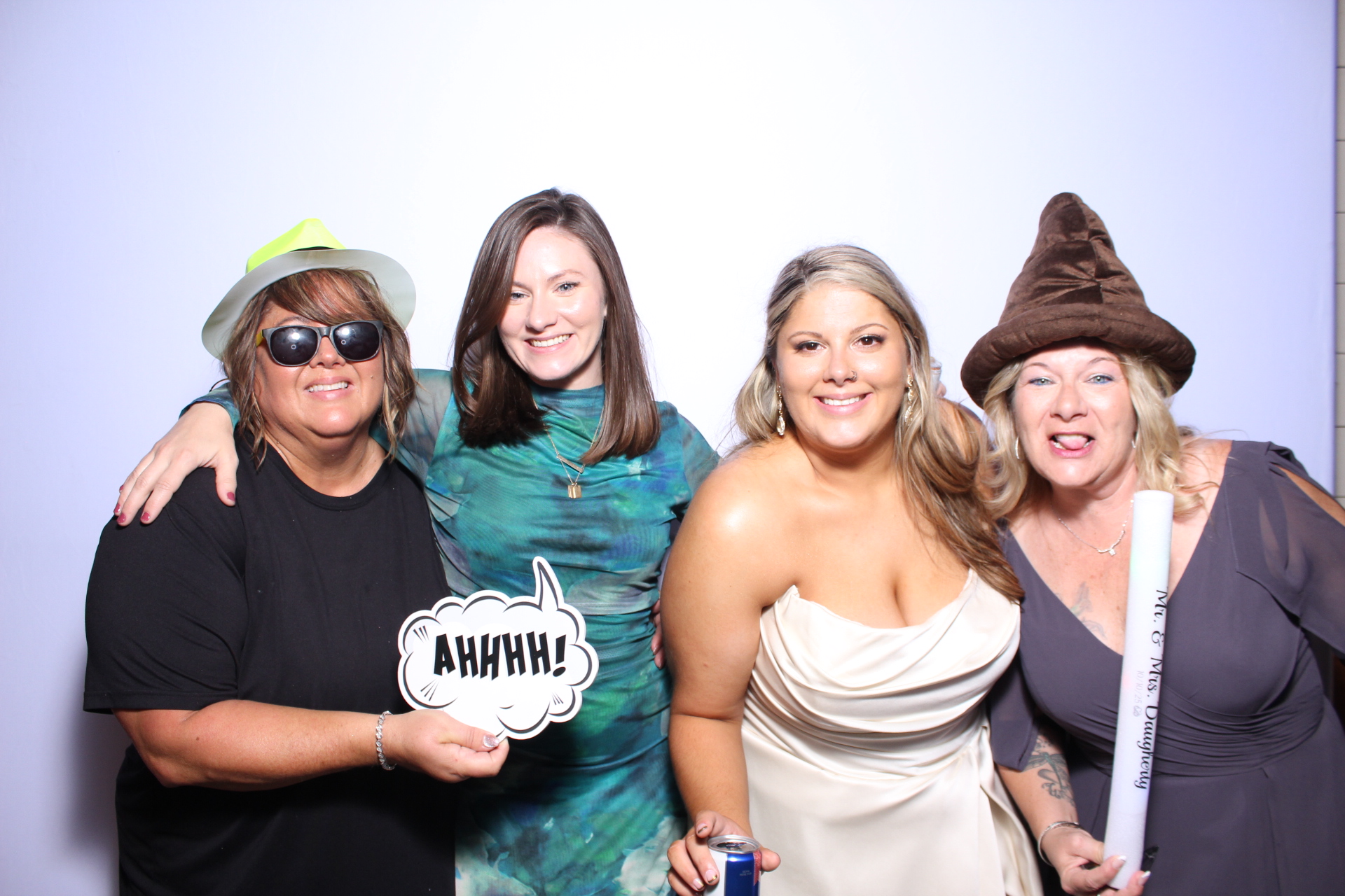 The Daugherty's | View more photos from the event at gallery.photoboothcincy.com/u/PhotoBoothCincy/The-Daughertys
