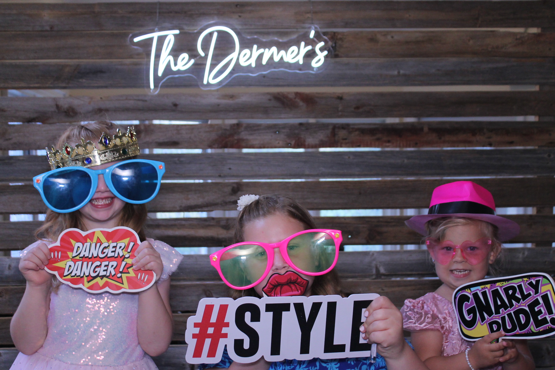 The Dermers | View more photos from the event at gallery.photoboothcincy.com/u/PhotoBoothCincy/The-Dermers