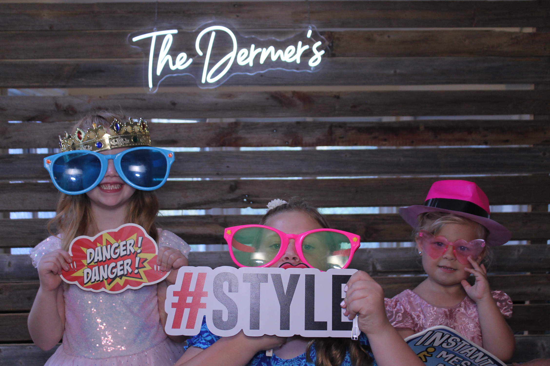 The Dermers | View more photos from the event at gallery.photoboothcincy.com/u/PhotoBoothCincy/The-Dermers