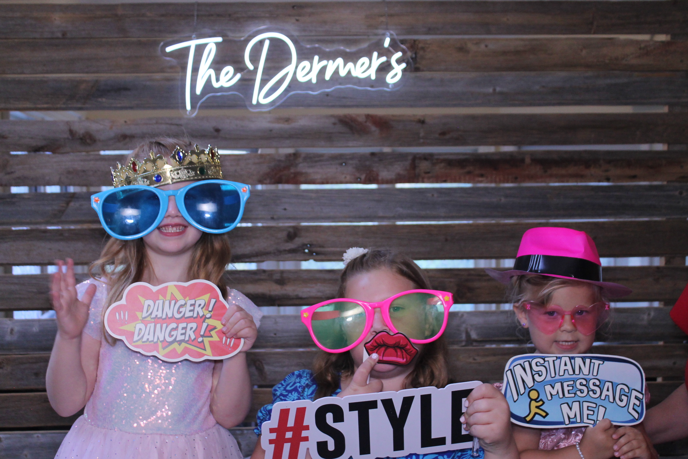 The Dermers | View more photos from the event at gallery.photoboothcincy.com/u/PhotoBoothCincy/The-Dermers