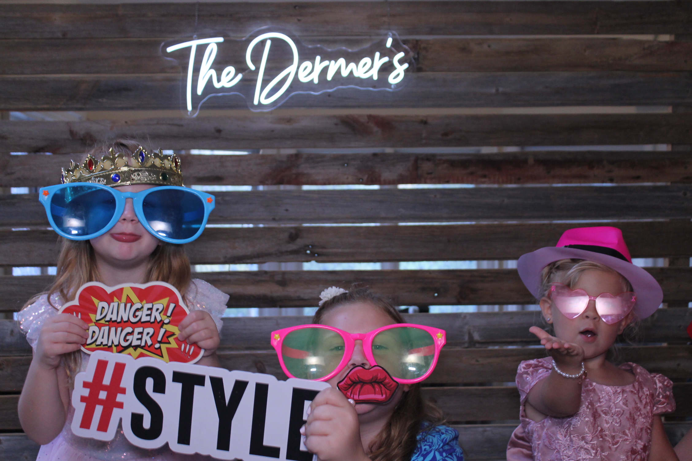 The Dermers | View more photos from the event at gallery.photoboothcincy.com/u/PhotoBoothCincy/The-Dermers