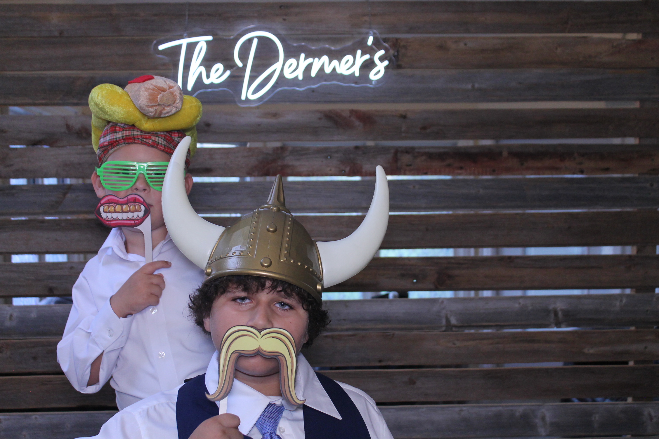 The Dermers | View more photos from the event at gallery.photoboothcincy.com/u/PhotoBoothCincy/The-Dermers