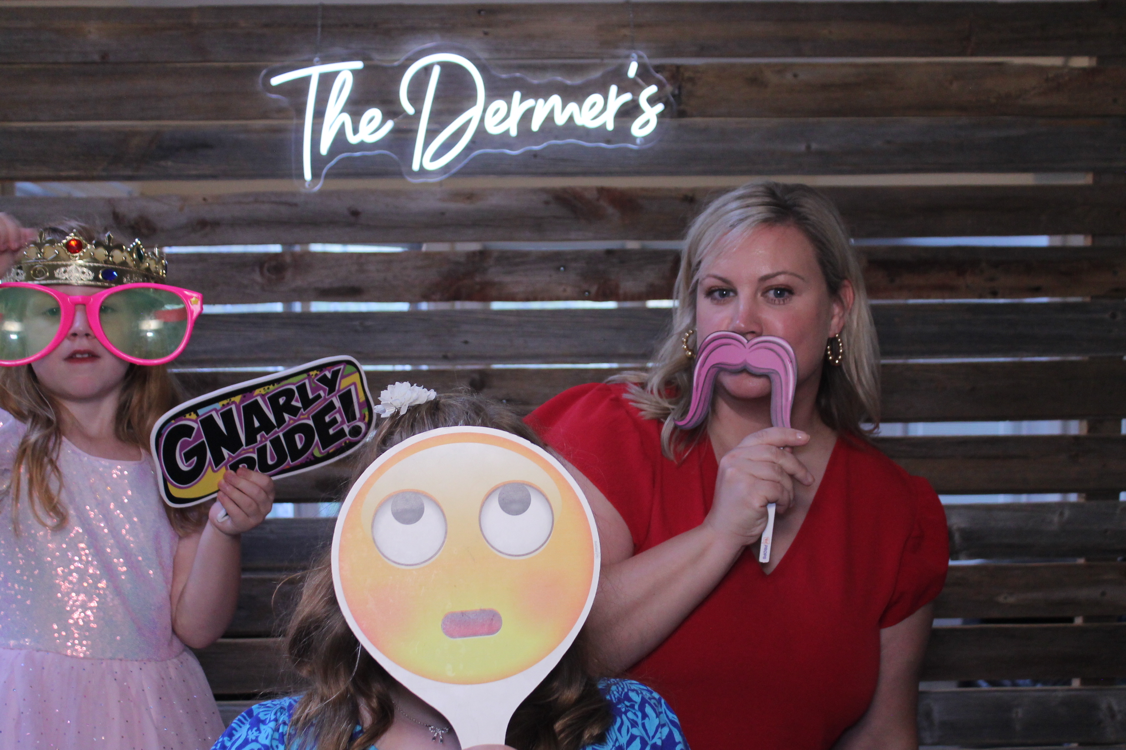 The Dermers | View more photos from the event at gallery.photoboothcincy.com/u/PhotoBoothCincy/The-Dermers