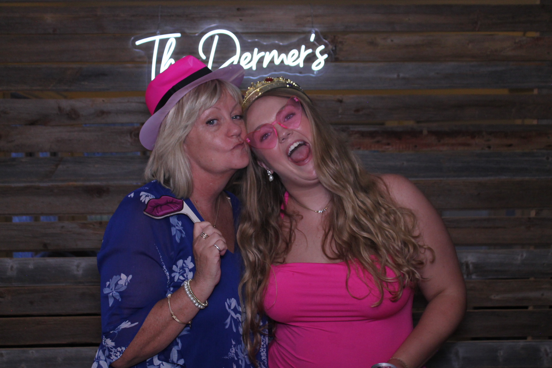 The Dermers | View more photos from the event at gallery.photoboothcincy.com/u/PhotoBoothCincy/The-Dermers