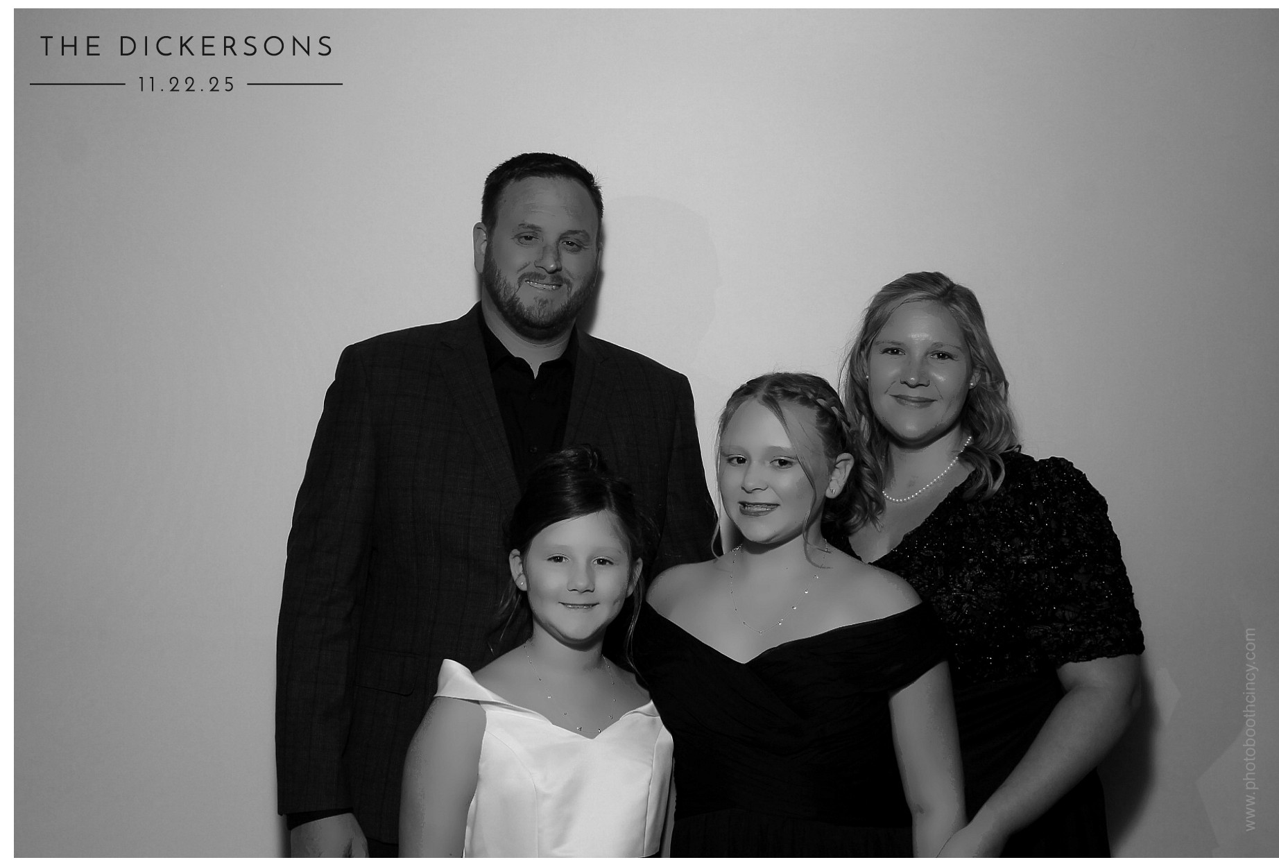The Dickersons | View more photos from the event at gallery.photoboothcincy.com/u/PhotoBoothCincy/The-Dickersons
