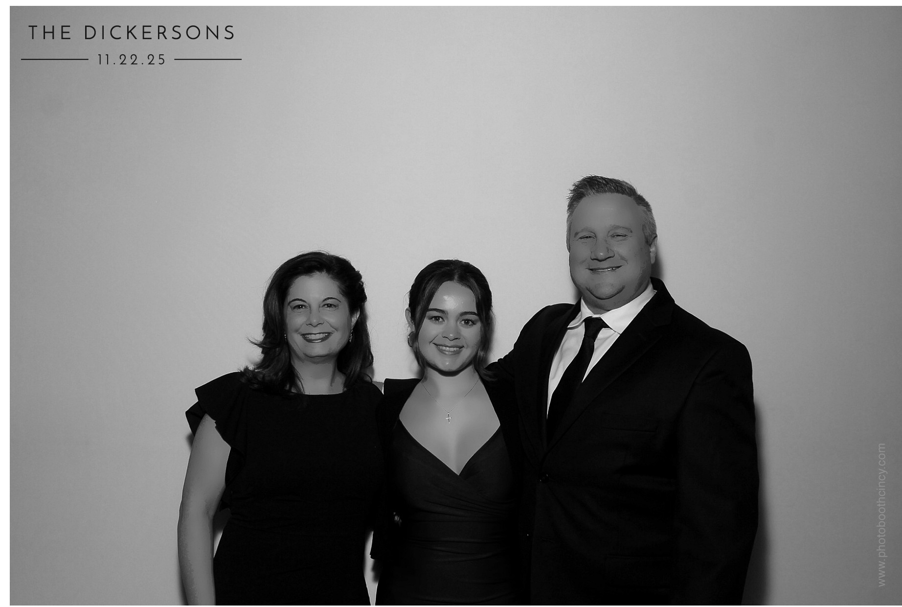 The Dickersons | View more photos from the event at gallery.photoboothcincy.com/u/PhotoBoothCincy/The-Dickersons