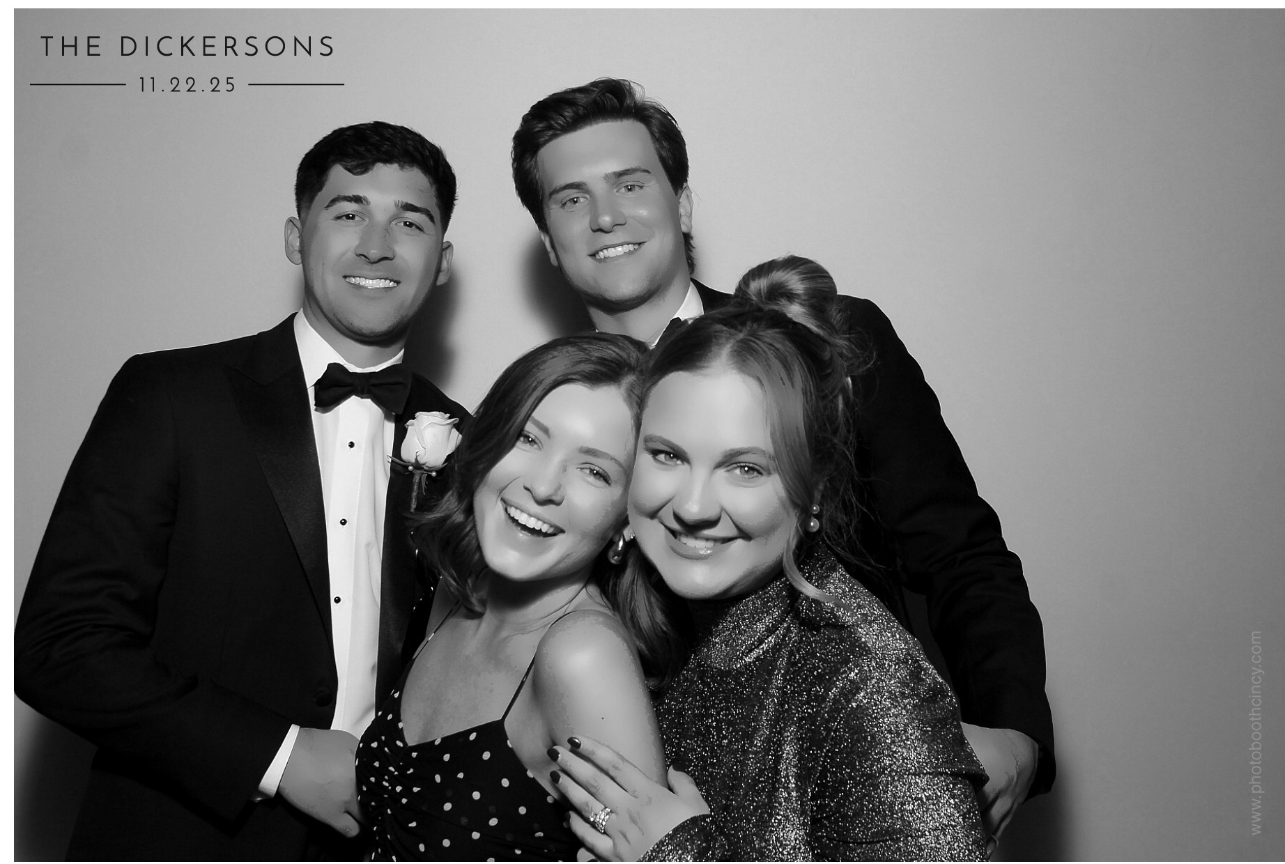 The Dickersons | View more photos from the event at gallery.photoboothcincy.com/u/PhotoBoothCincy/The-Dickersons