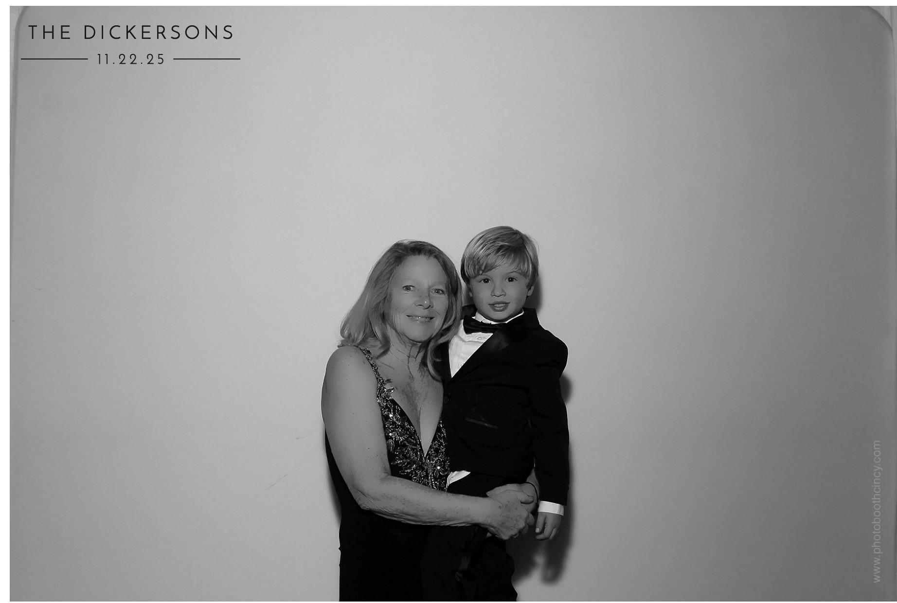 The Dickersons | View more photos from the event at gallery.photoboothcincy.com/u/PhotoBoothCincy/The-Dickersons