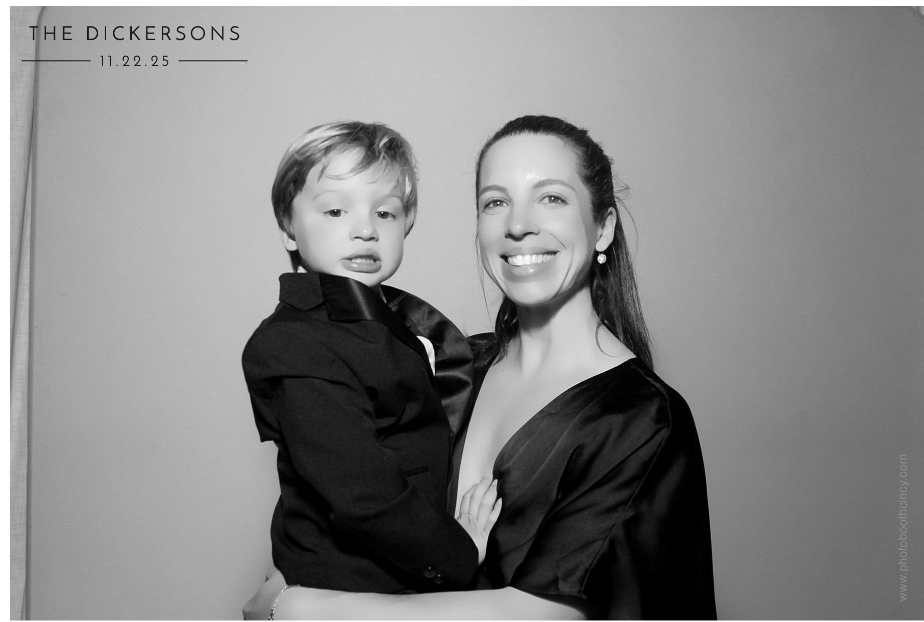 The Dickersons | View more photos from the event at gallery.photoboothcincy.com/u/PhotoBoothCincy/The-Dickersons