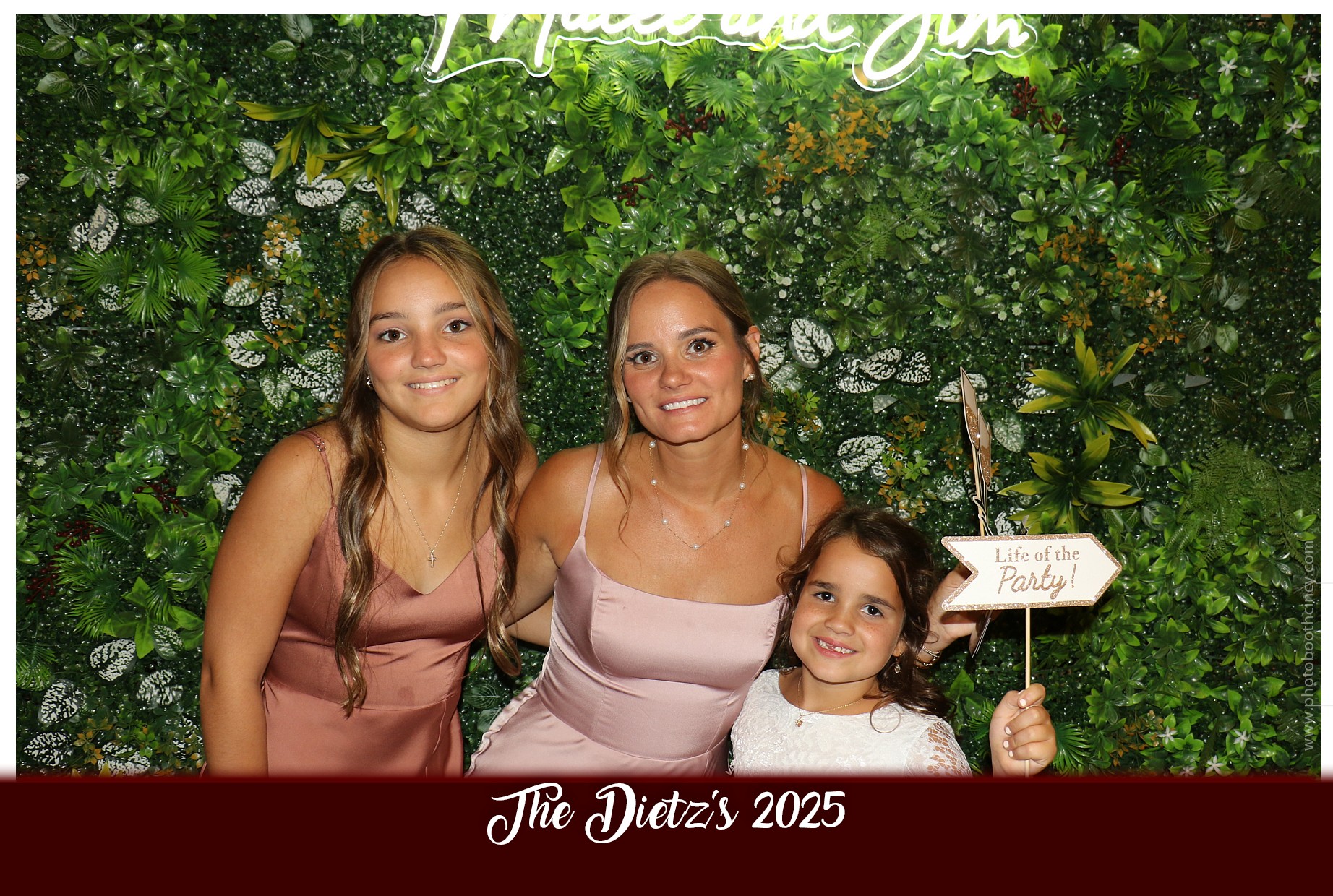 The Dietz Wedding  | View more photos from the event at gallery.photoboothcincy.com/u/PhotoBoothCincy/The-Dietz-Wedding