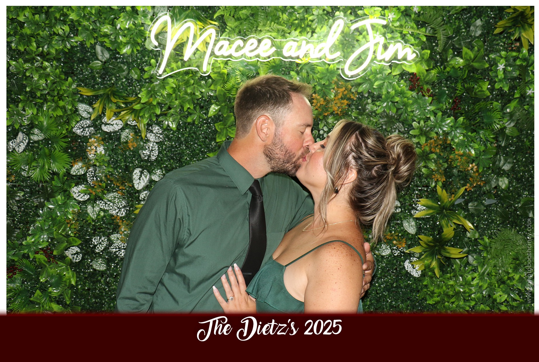 The Dietz Wedding  | View more photos from the event at gallery.photoboothcincy.com/u/PhotoBoothCincy/The-Dietz-Wedding