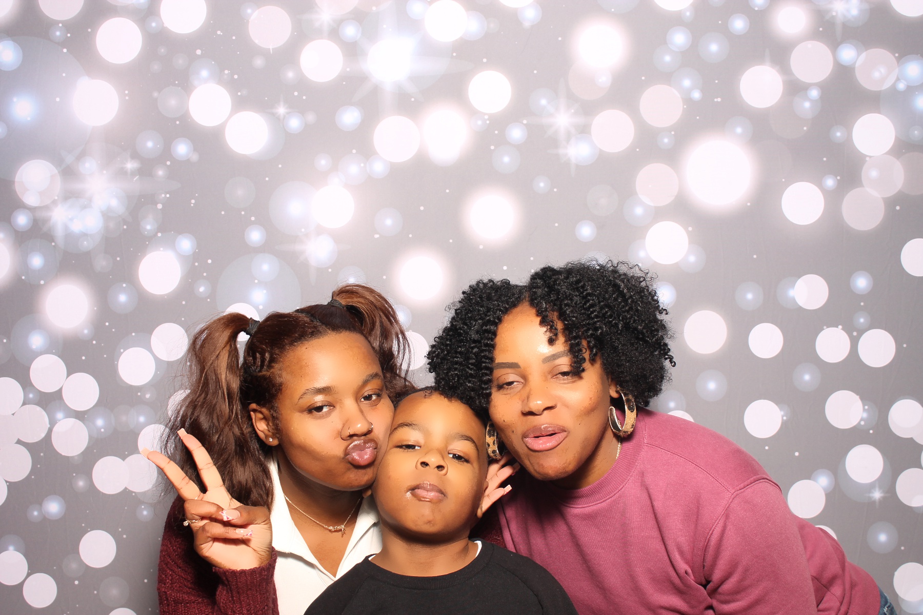 The Family Gathering | View more photos from the event at gallery.photoboothcincy.com/u/PhotoBoothCincy/The-Family-Gathering