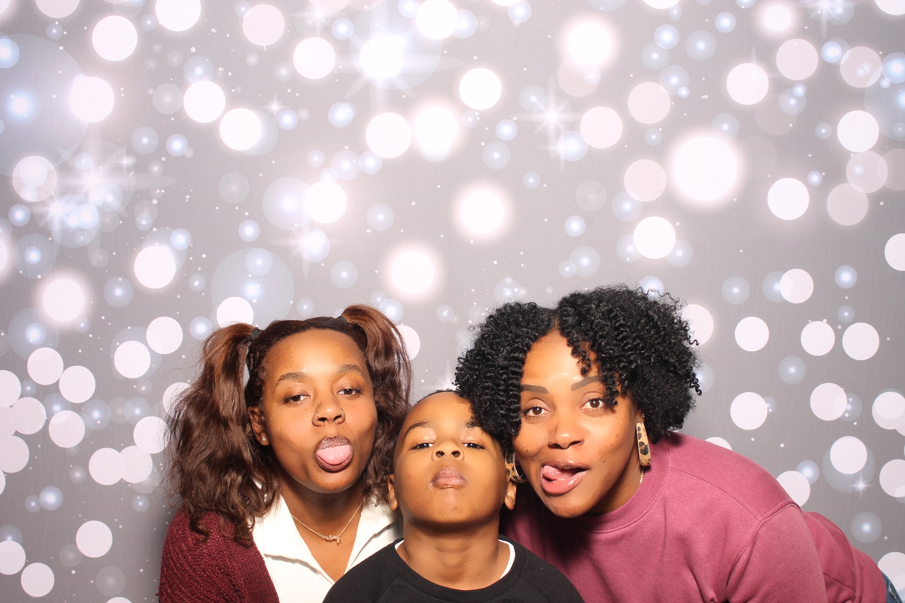 The Family Gathering | View more photos from the event at gallery.photoboothcincy.com/u/PhotoBoothCincy/The-Family-Gathering