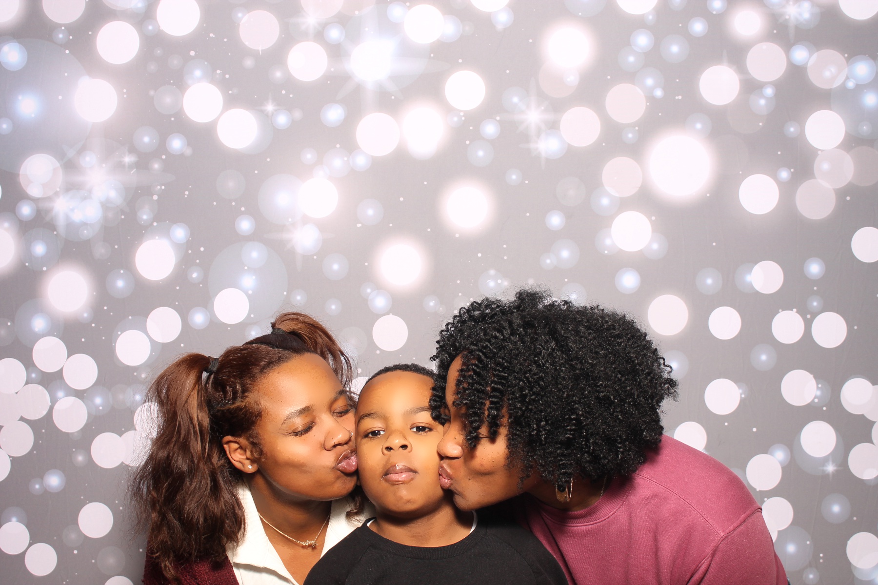 The Family Gathering | View more photos from the event at gallery.photoboothcincy.com/u/PhotoBoothCincy/The-Family-Gathering