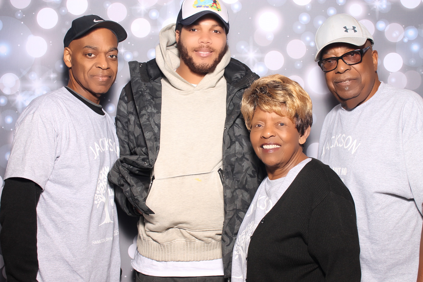 The Family Gathering | View more photos from the event at gallery.photoboothcincy.com/u/PhotoBoothCincy/The-Family-Gathering