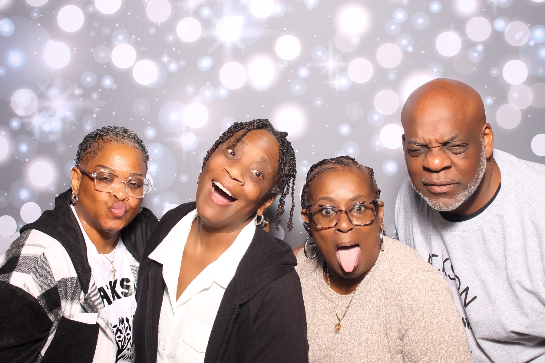 The Family Gathering | View more photos from the event at gallery.photoboothcincy.com/u/PhotoBoothCincy/The-Family-Gathering