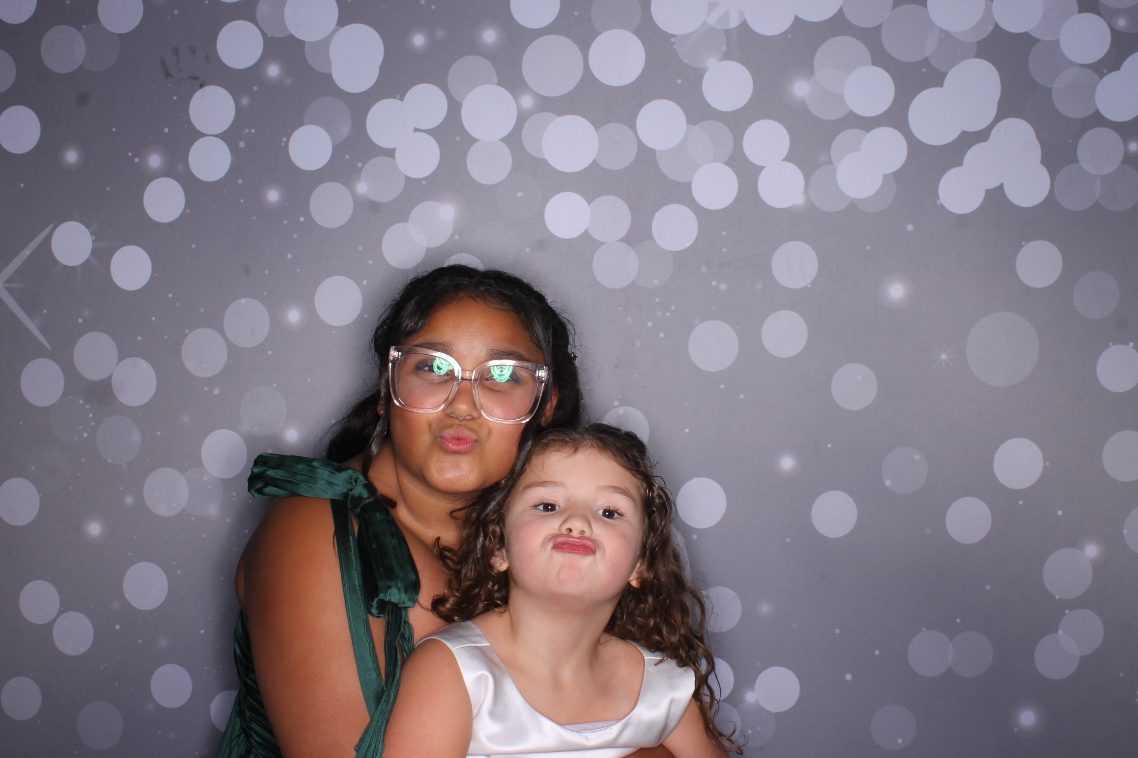 The Guth's | View more photos from the event at gallery.photoboothcincy.com/u/PhotoBoothCincy/The-Guths
