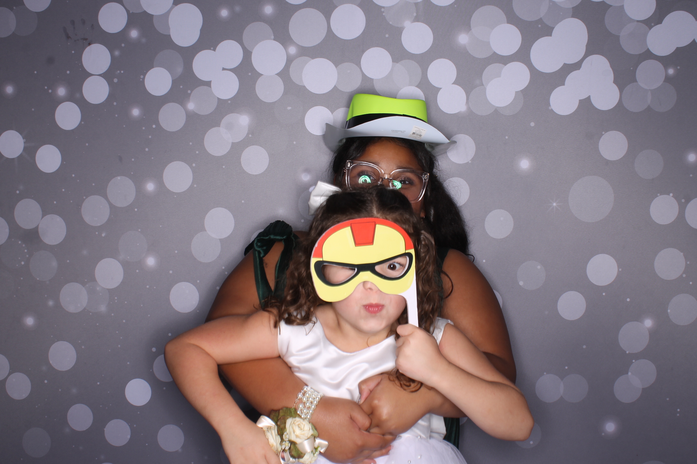 The Guth's | View more photos from the event at gallery.photoboothcincy.com/u/PhotoBoothCincy/The-Guths