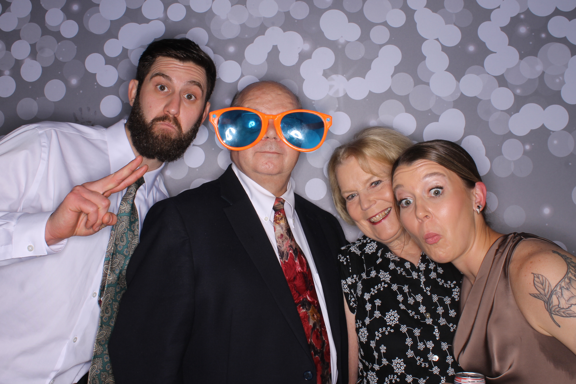 The Guth's | View more photos from the event at gallery.photoboothcincy.com/u/PhotoBoothCincy/The-Guths