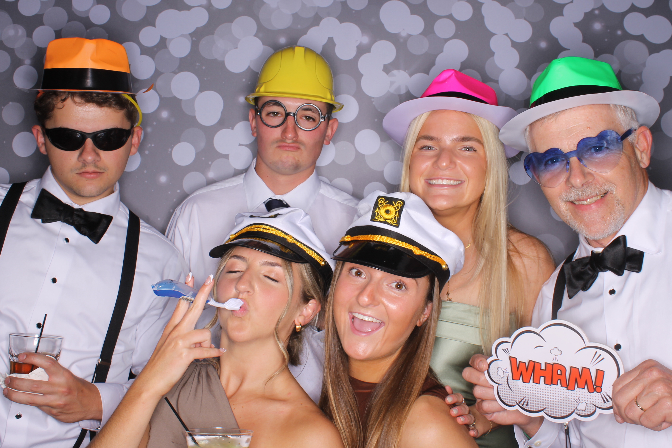 The Guth's | View more photos from the event at gallery.photoboothcincy.com/u/PhotoBoothCincy/The-Guths