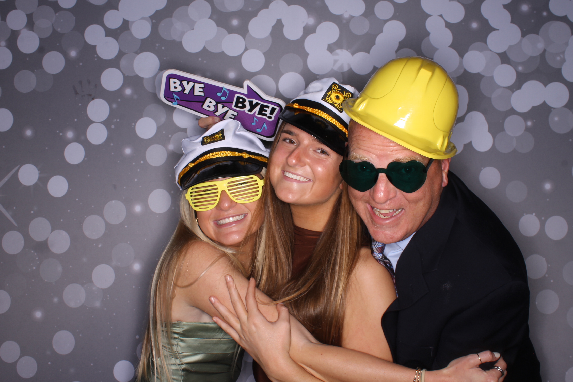 The Guth's | View more photos from the event at gallery.photoboothcincy.com/u/PhotoBoothCincy/The-Guths
