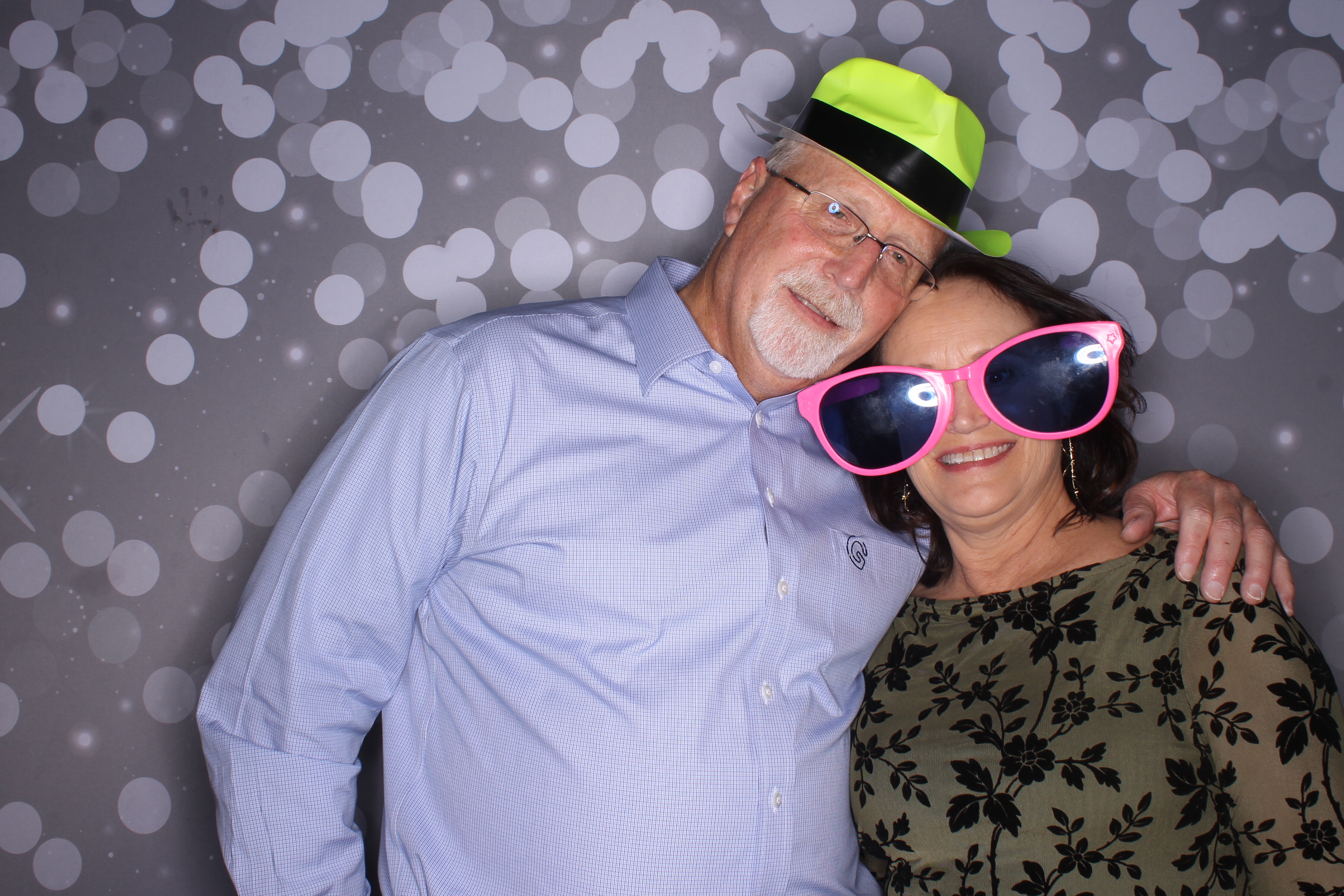 The Guth's | View more photos from the event at gallery.photoboothcincy.com/u/PhotoBoothCincy/The-Guths