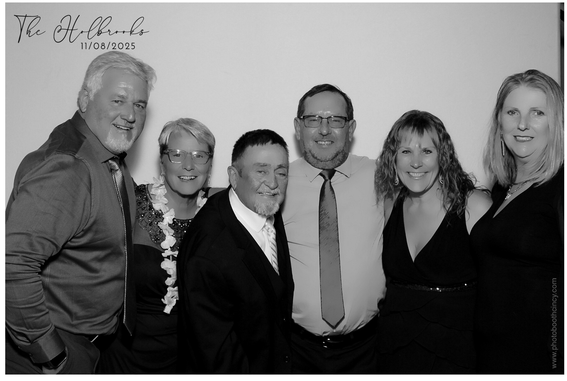 The Holbrooks | View more photos from the event at gallery.photoboothcincy.com/u/PhotoBoothCincy/The-Holbrooks