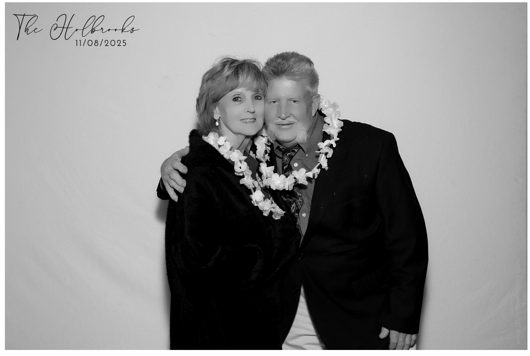The Holbrooks | View more photos from the event at gallery.photoboothcincy.com/u/PhotoBoothCincy/The-Holbrooks