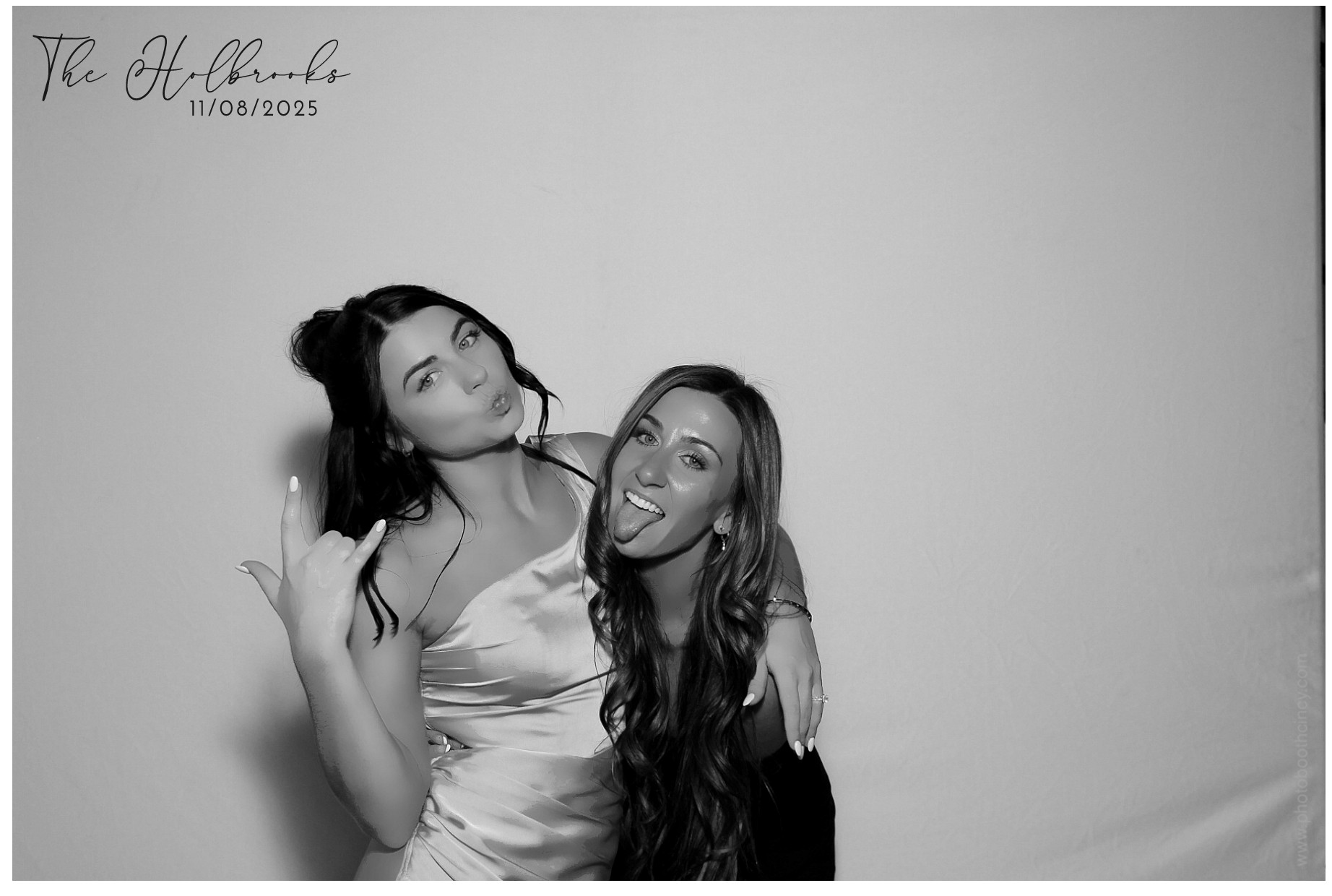 The Holbrooks | View more photos from the event at gallery.photoboothcincy.com/u/PhotoBoothCincy/The-Holbrooks