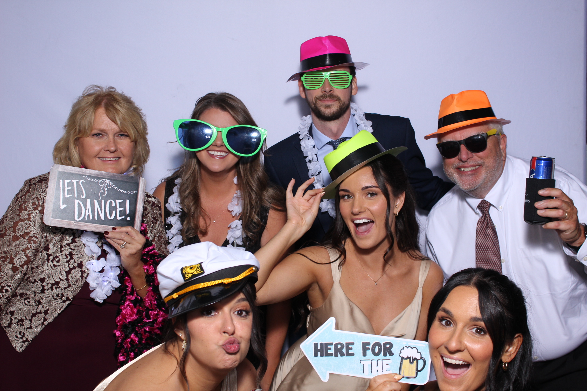 The Holbrooks | View more photos from the event at gallery.photoboothcincy.com/u/PhotoBoothCincy/The-Holbrooks