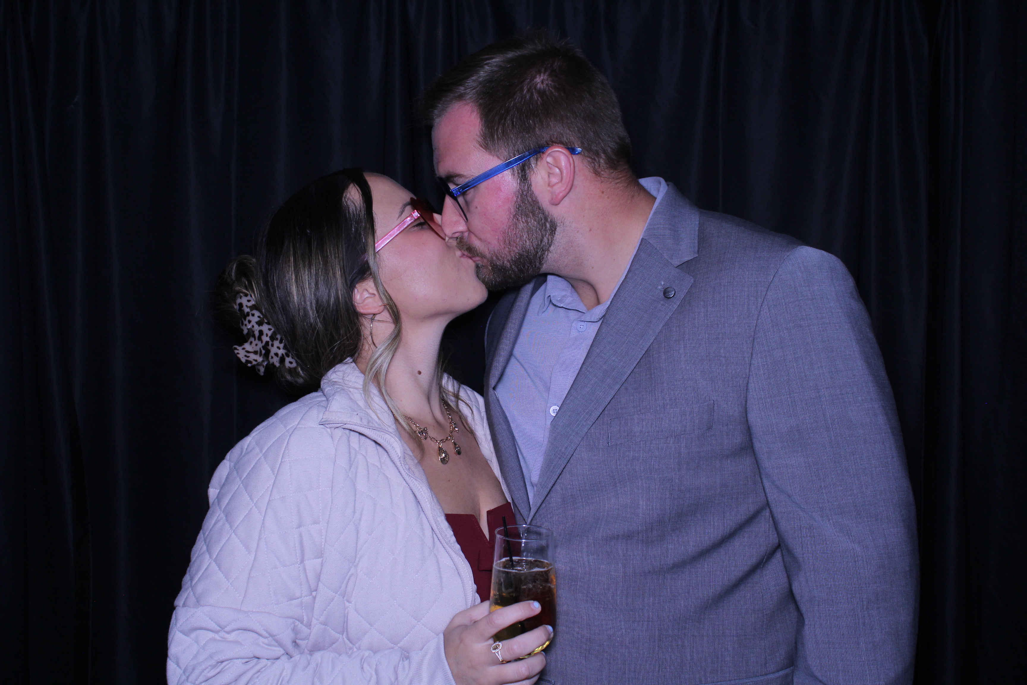The Knowles | View more photos from the event at gallery.photoboothcincy.com/u/PhotoBoothCincy/The-Knowles