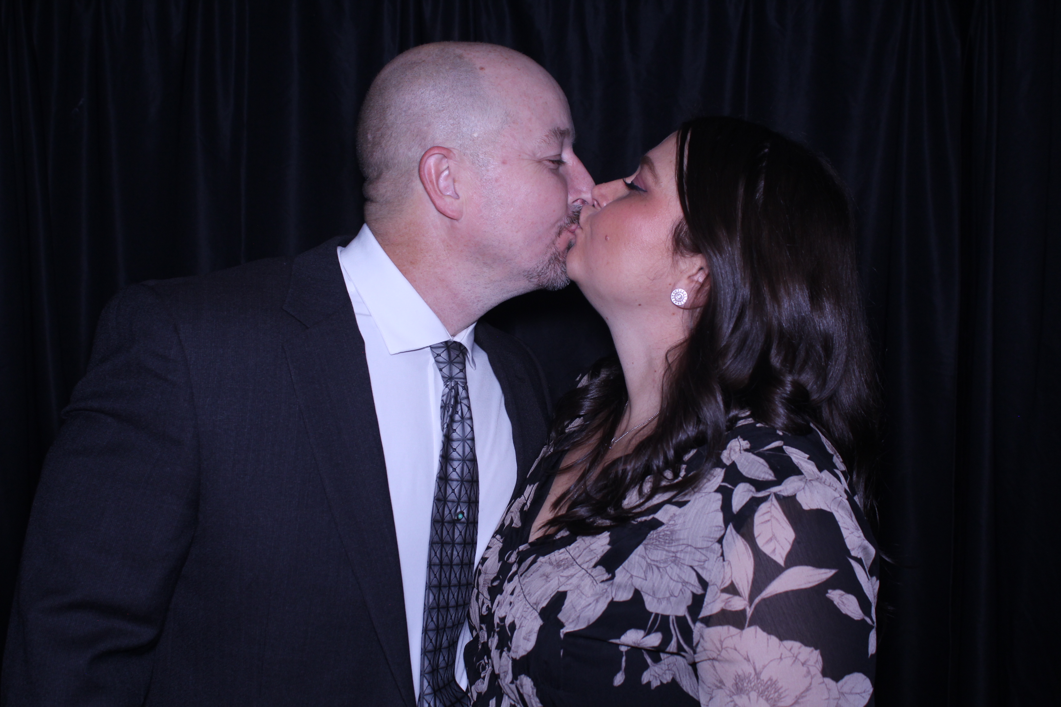 The Knowles | View more photos from the event at gallery.photoboothcincy.com/u/PhotoBoothCincy/The-Knowles
