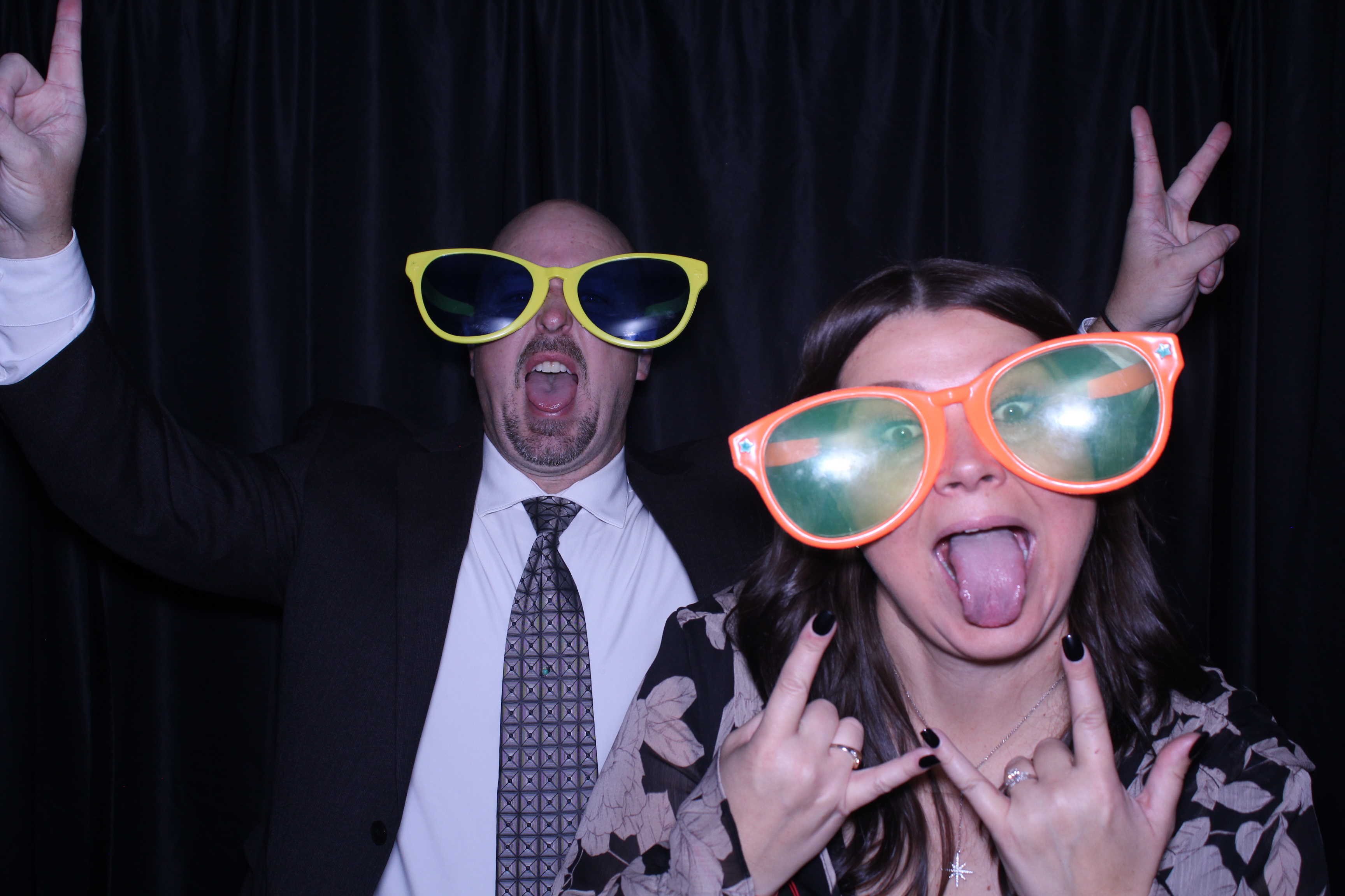 The Knowles | View more photos from the event at gallery.photoboothcincy.com/u/PhotoBoothCincy/The-Knowles