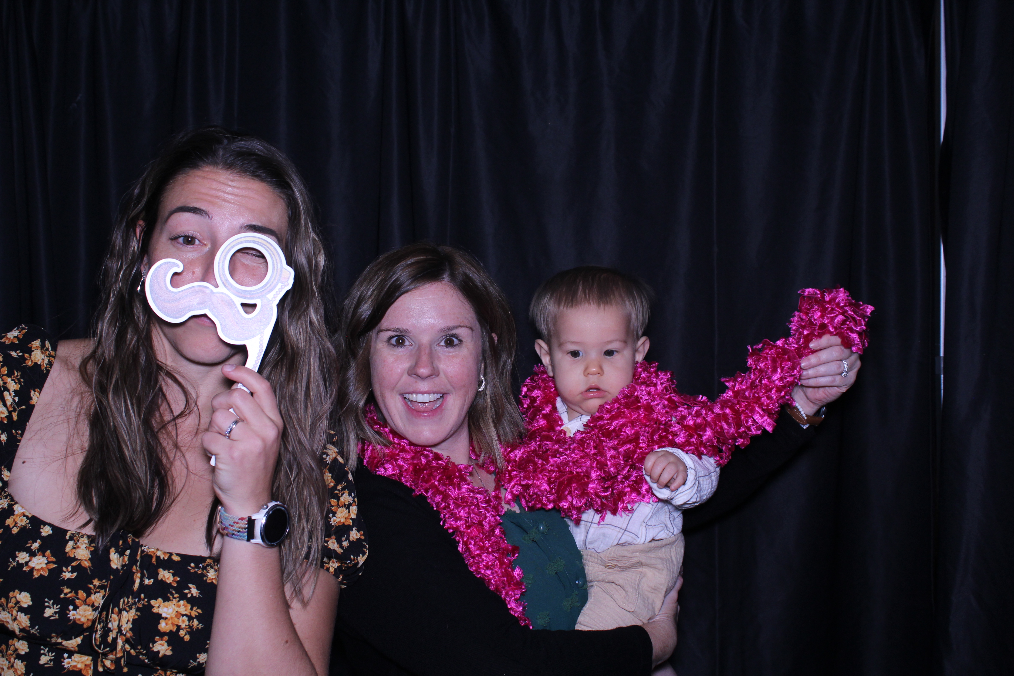 The Knowles | View more photos from the event at gallery.photoboothcincy.com/u/PhotoBoothCincy/The-Knowles