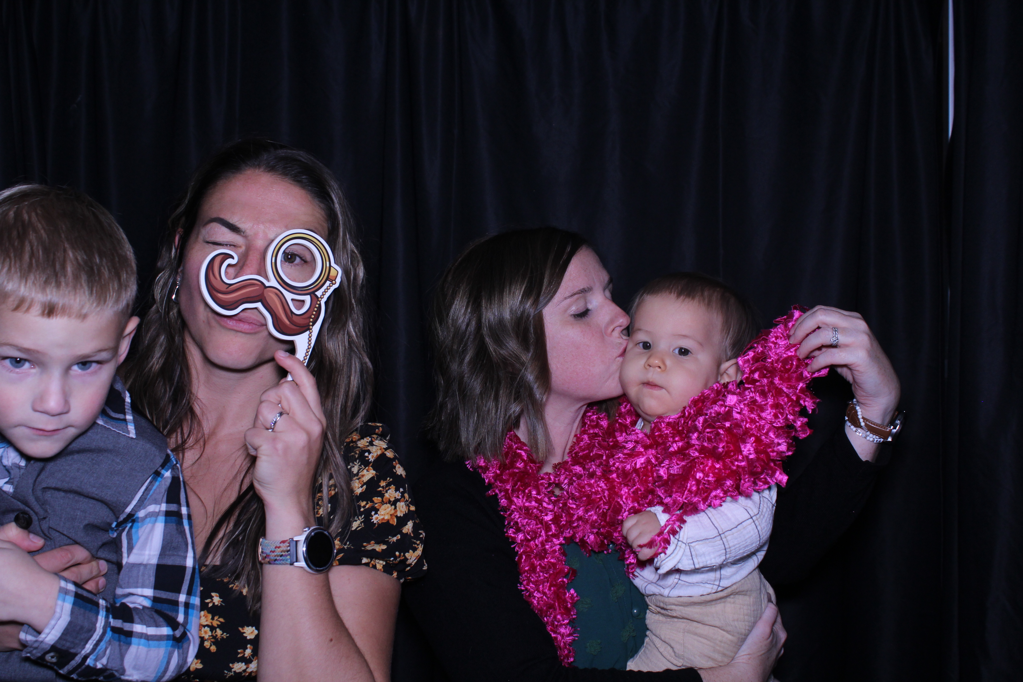 The Knowles | View more photos from the event at gallery.photoboothcincy.com/u/PhotoBoothCincy/The-Knowles