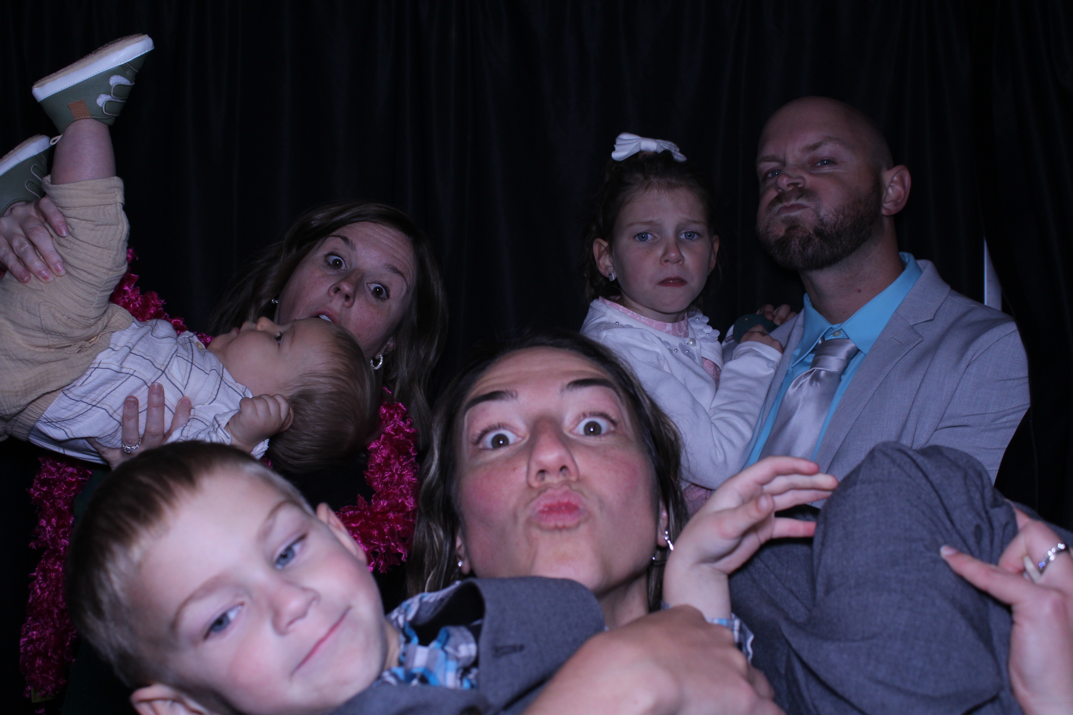 The Knowles | View more photos from the event at gallery.photoboothcincy.com/u/PhotoBoothCincy/The-Knowles
