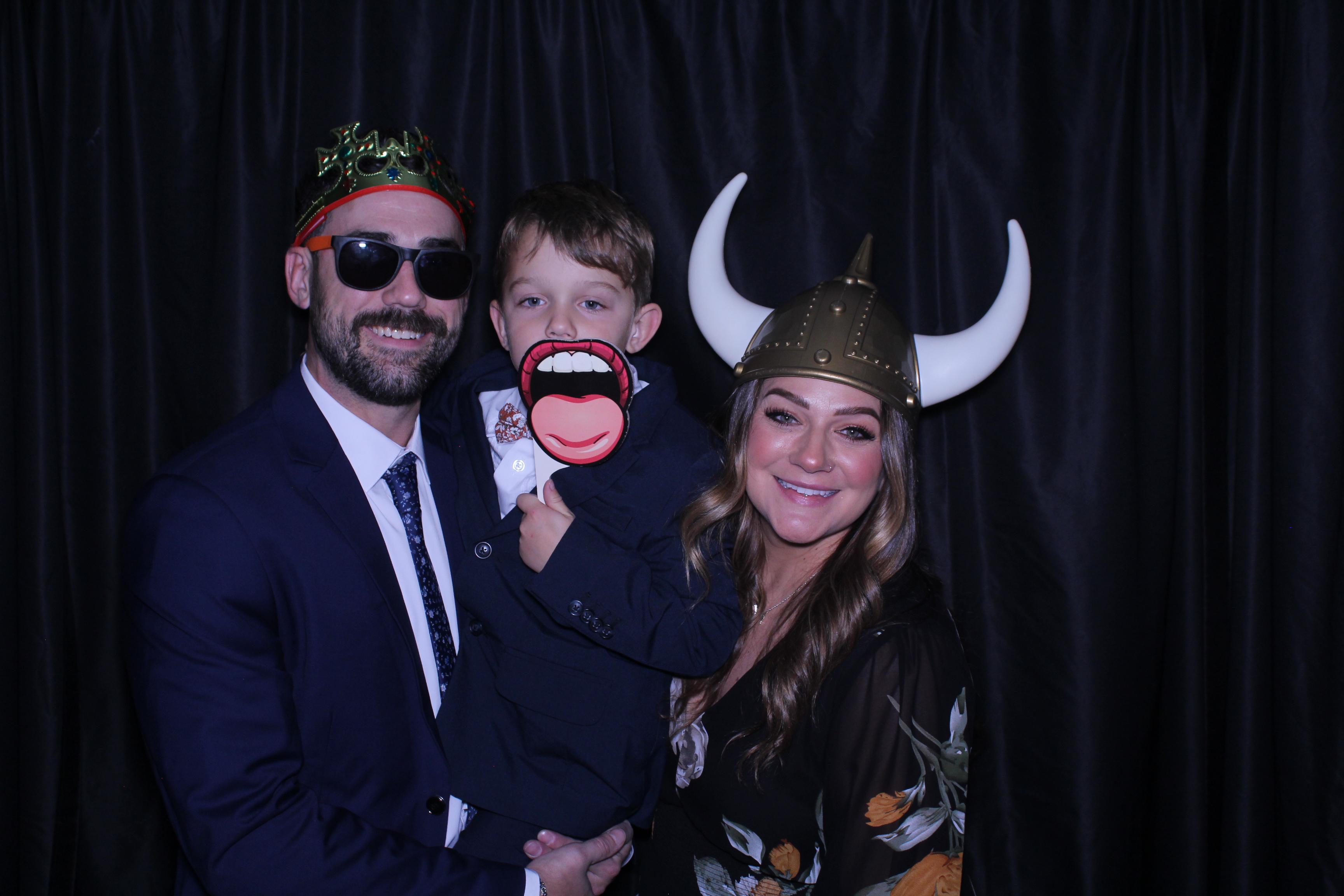 The Knowles | View more photos from the event at gallery.photoboothcincy.com/u/PhotoBoothCincy/The-Knowles