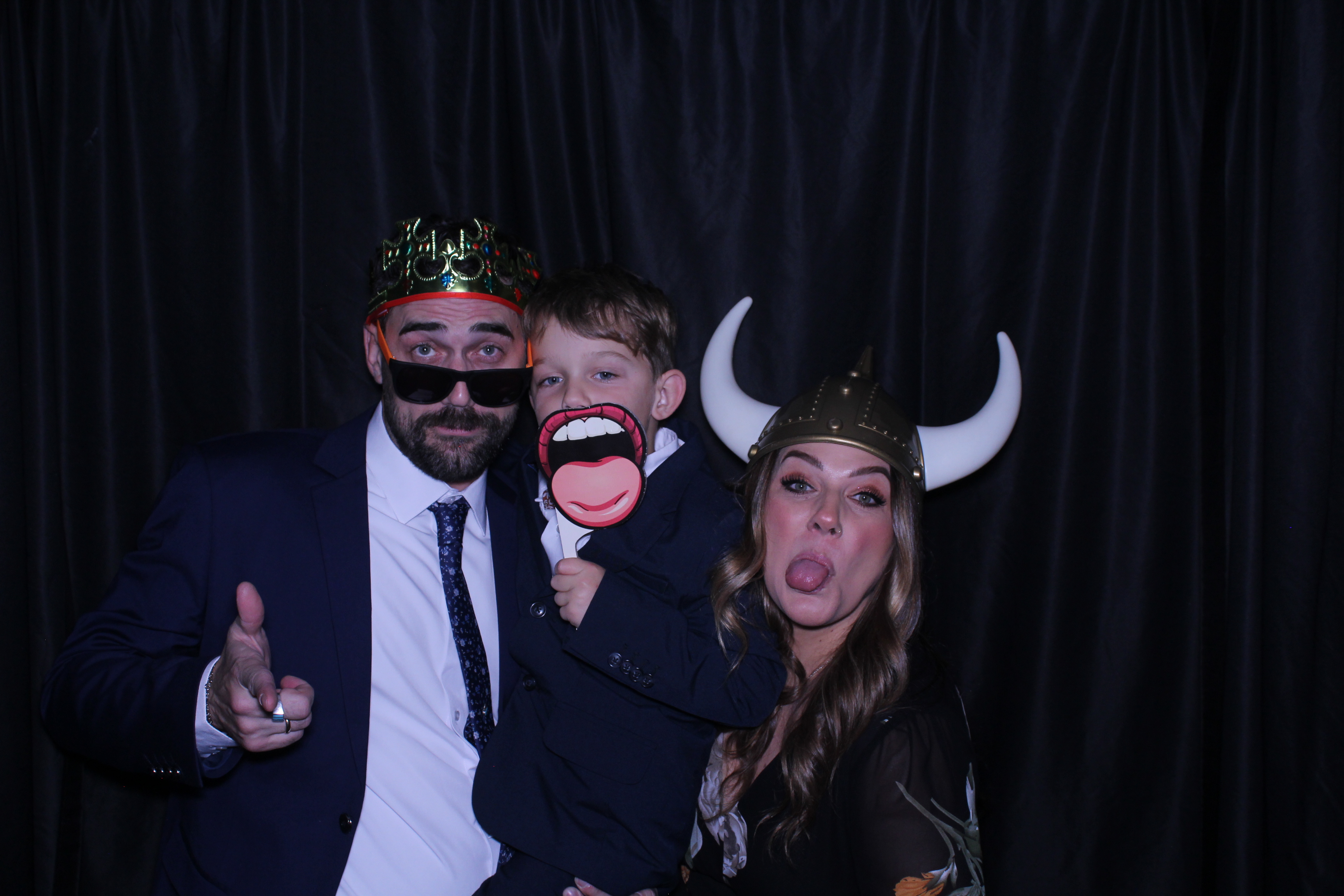 The Knowles | View more photos from the event at gallery.photoboothcincy.com/u/PhotoBoothCincy/The-Knowles