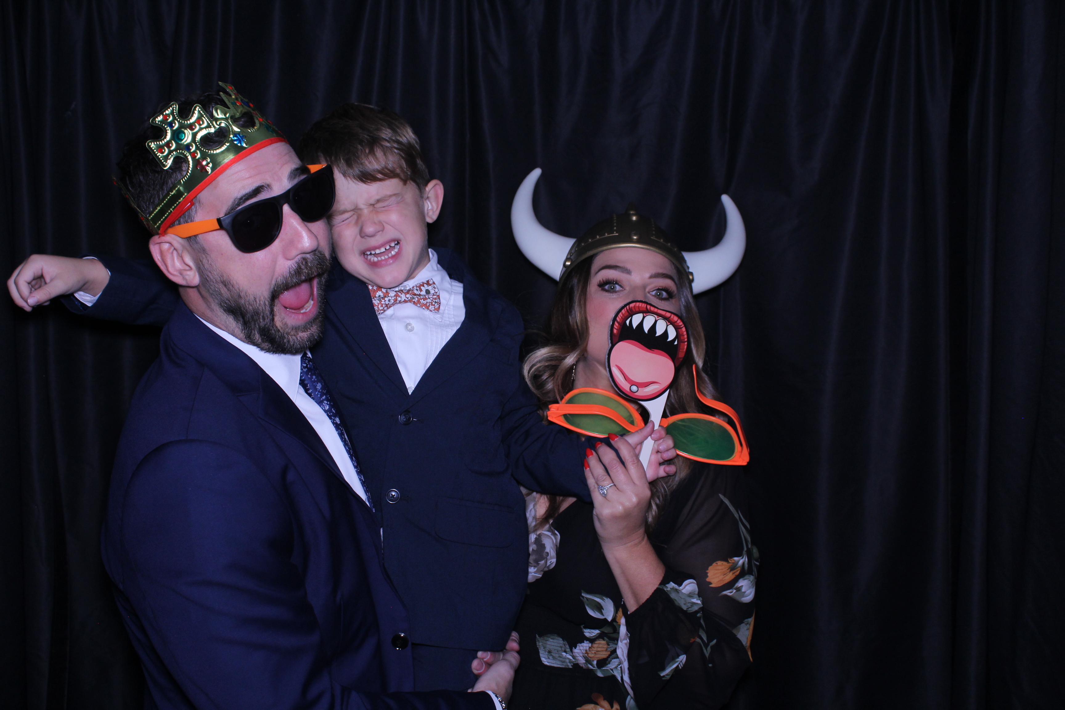 The Knowles | View more photos from the event at gallery.photoboothcincy.com/u/PhotoBoothCincy/The-Knowles