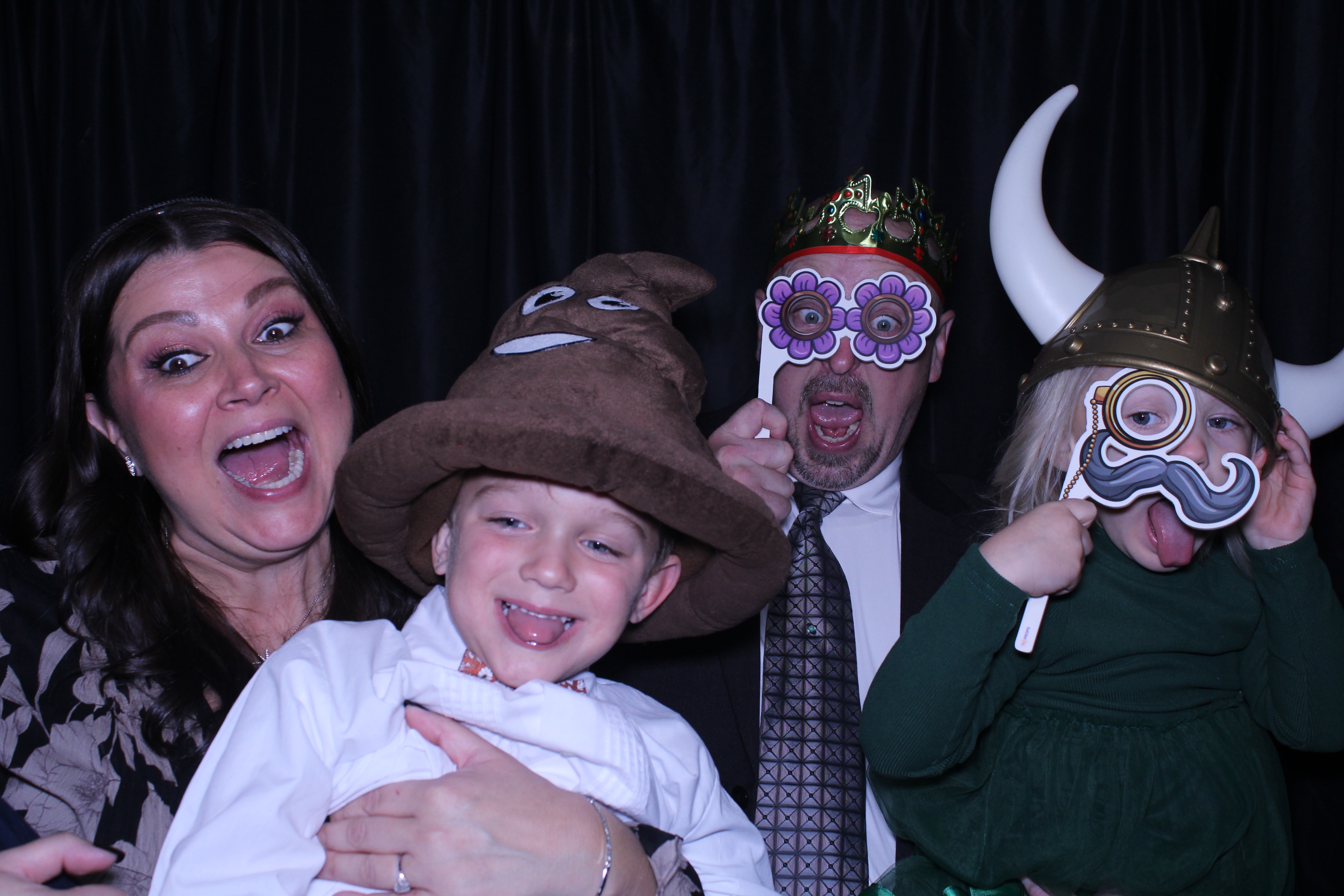 The Knowles | View more photos from the event at gallery.photoboothcincy.com/u/PhotoBoothCincy/The-Knowles