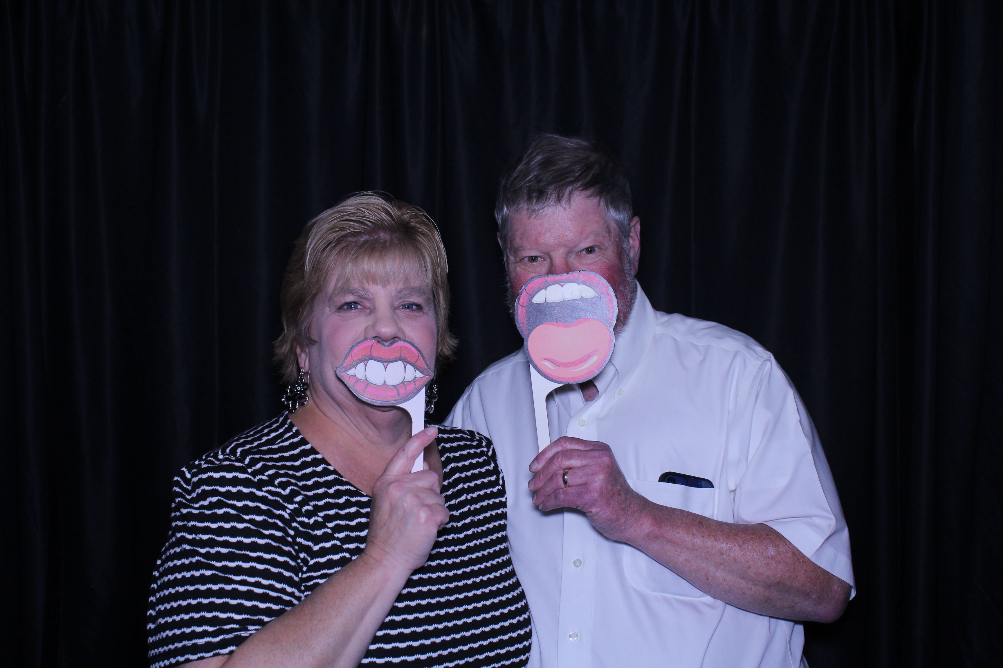 The Knowles | View more photos from the event at gallery.photoboothcincy.com/u/PhotoBoothCincy/The-Knowles