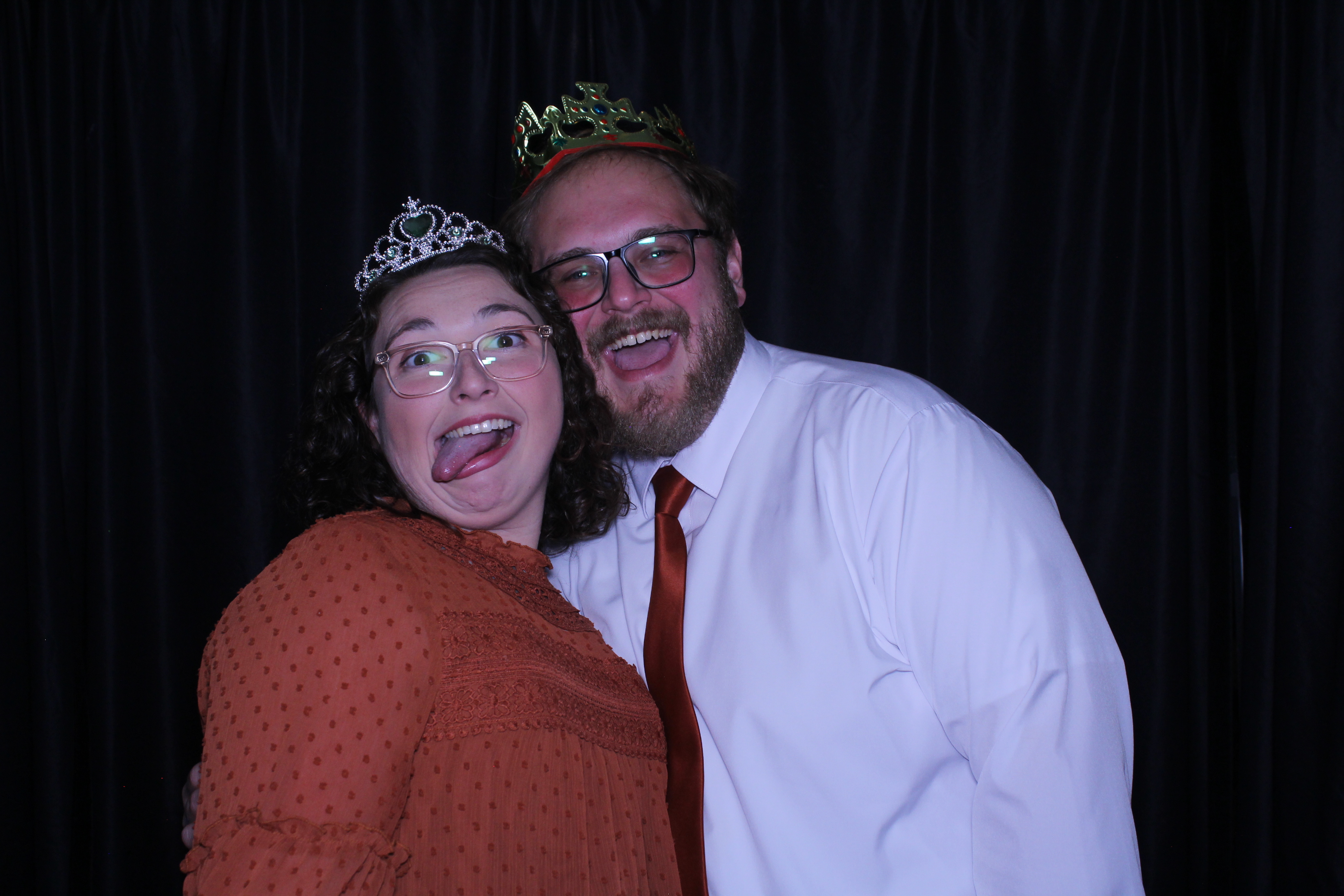 The Knowles | View more photos from the event at gallery.photoboothcincy.com/u/PhotoBoothCincy/The-Knowles