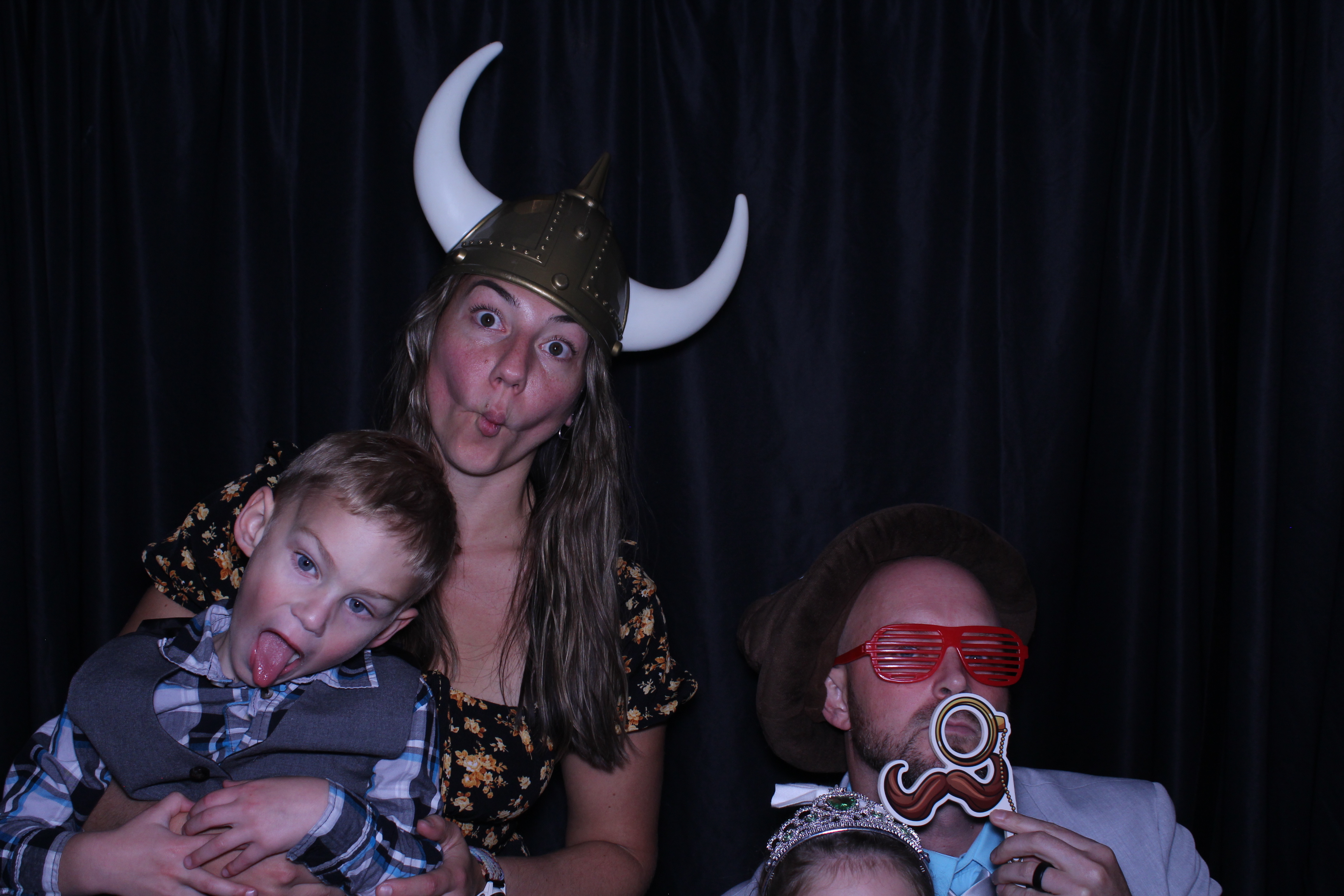 The Knowles | View more photos from the event at gallery.photoboothcincy.com/u/PhotoBoothCincy/The-Knowles