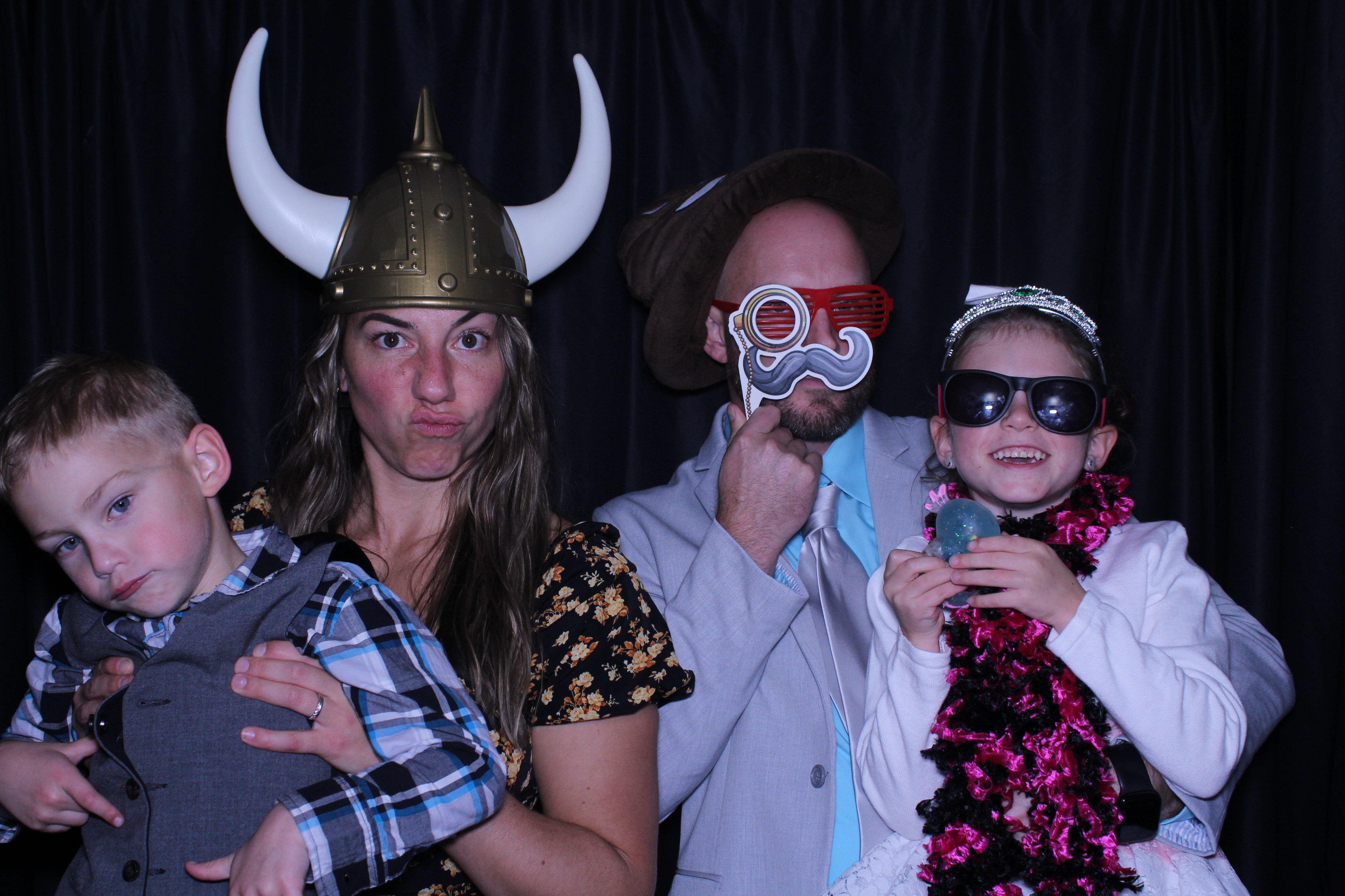 The Knowles | View more photos from the event at gallery.photoboothcincy.com/u/PhotoBoothCincy/The-Knowles