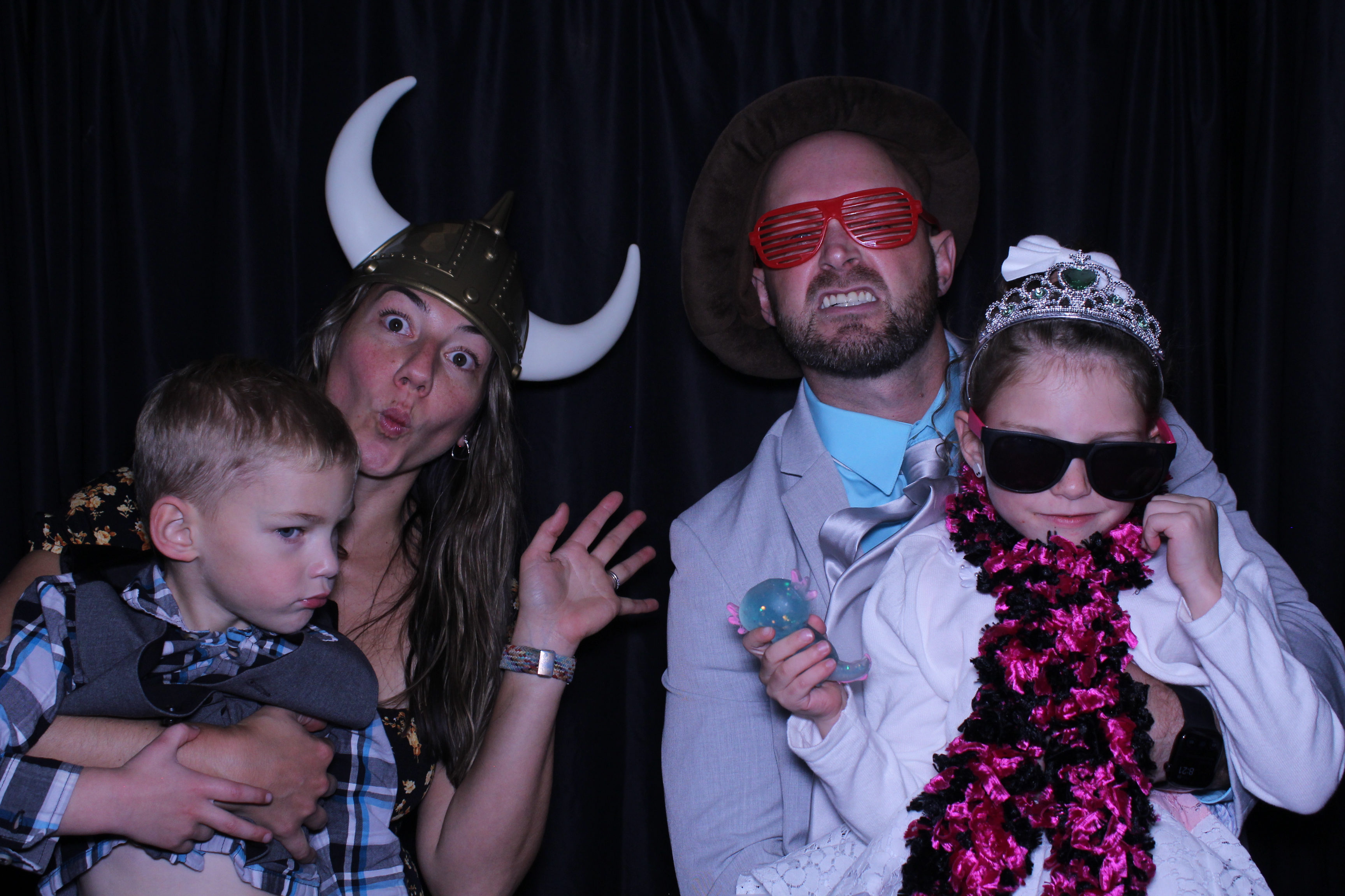 The Knowles | View more photos from the event at gallery.photoboothcincy.com/u/PhotoBoothCincy/The-Knowles
