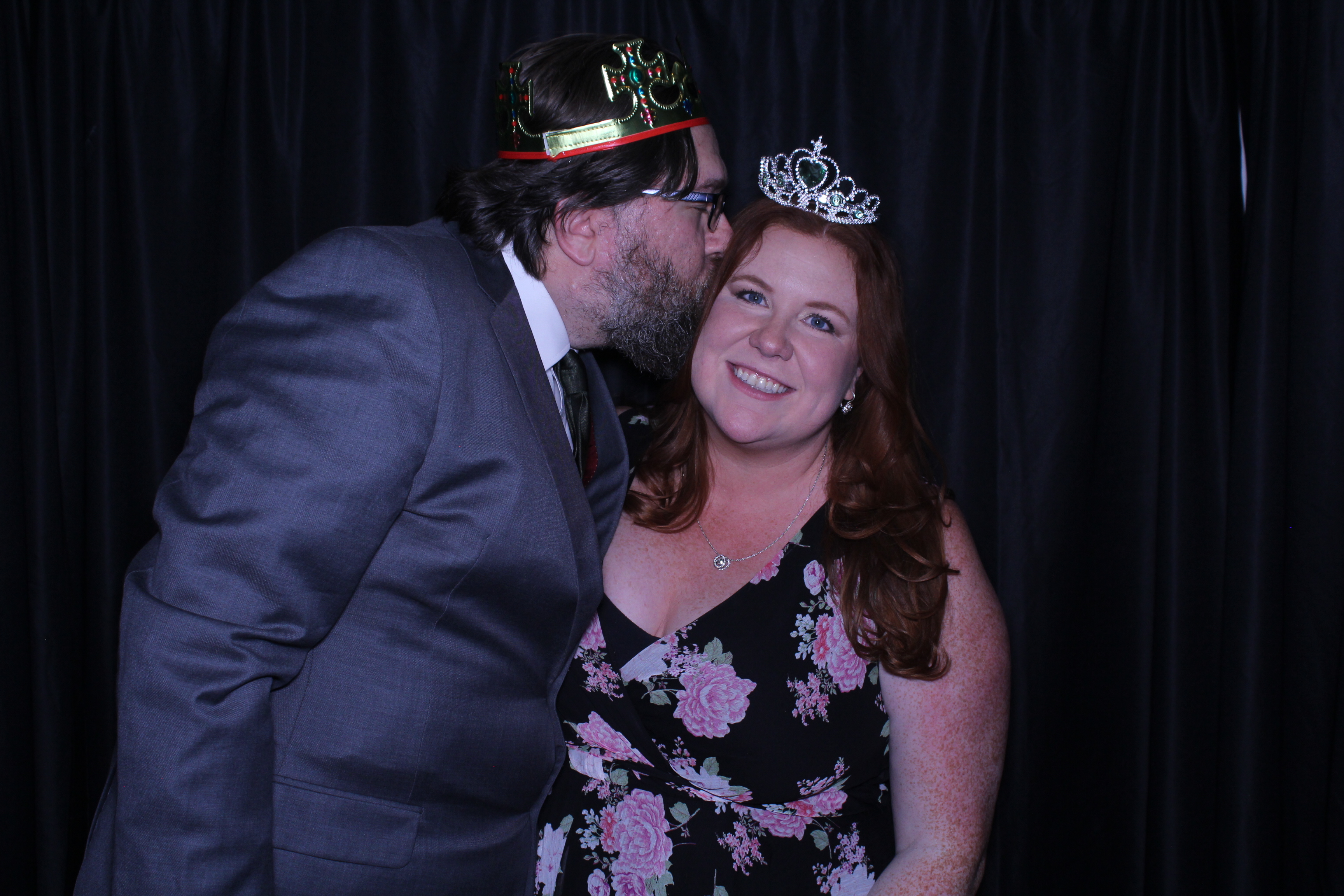 The Knowles | View more photos from the event at gallery.photoboothcincy.com/u/PhotoBoothCincy/The-Knowles
