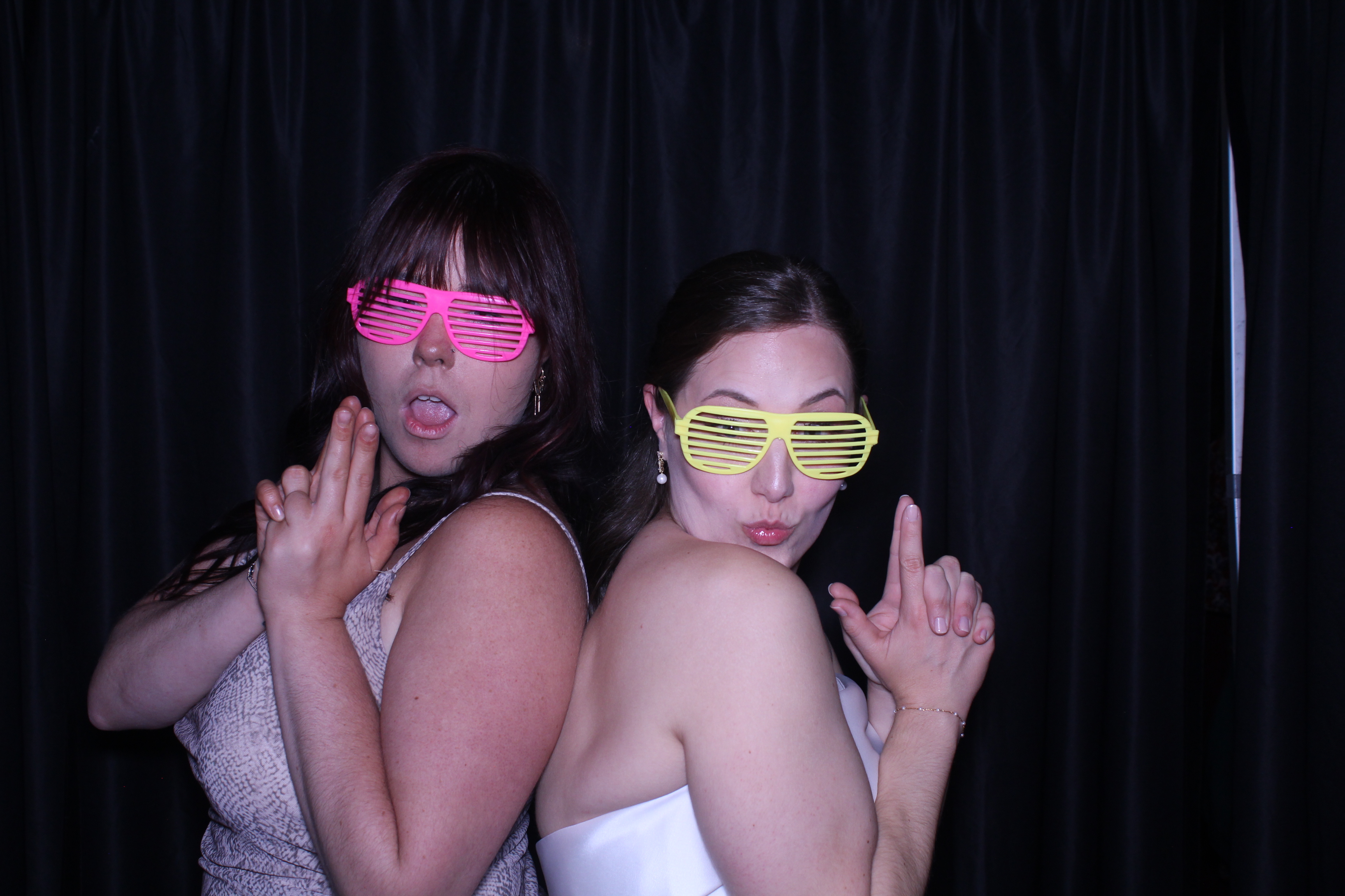 The Knowles | View more photos from the event at gallery.photoboothcincy.com/u/PhotoBoothCincy/The-Knowles