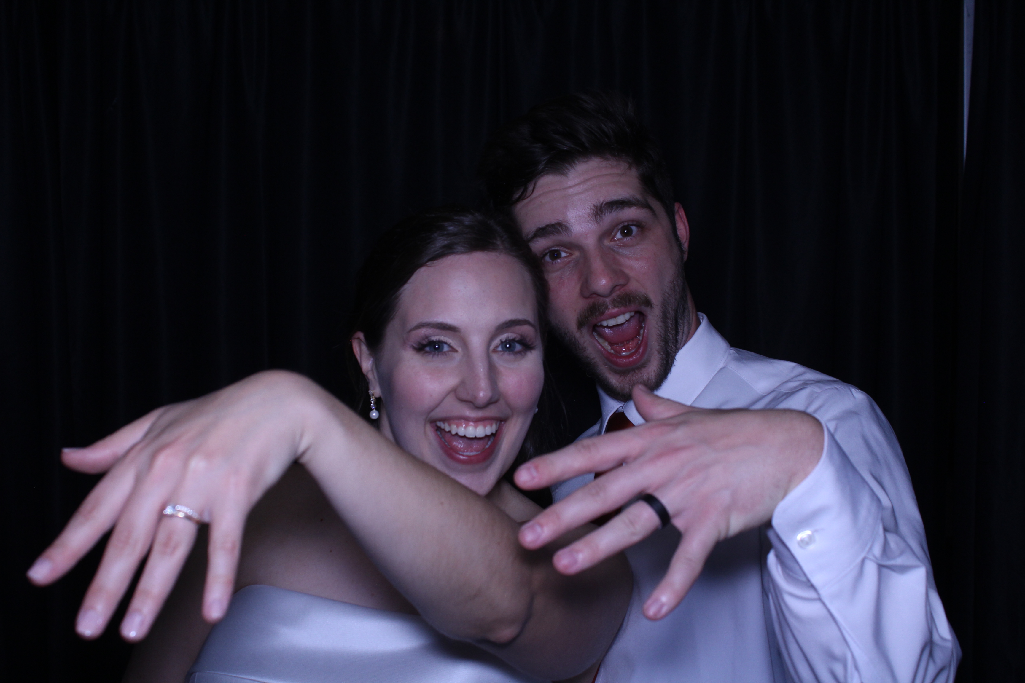 The Knowles | View more photos from the event at gallery.photoboothcincy.com/u/PhotoBoothCincy/The-Knowles